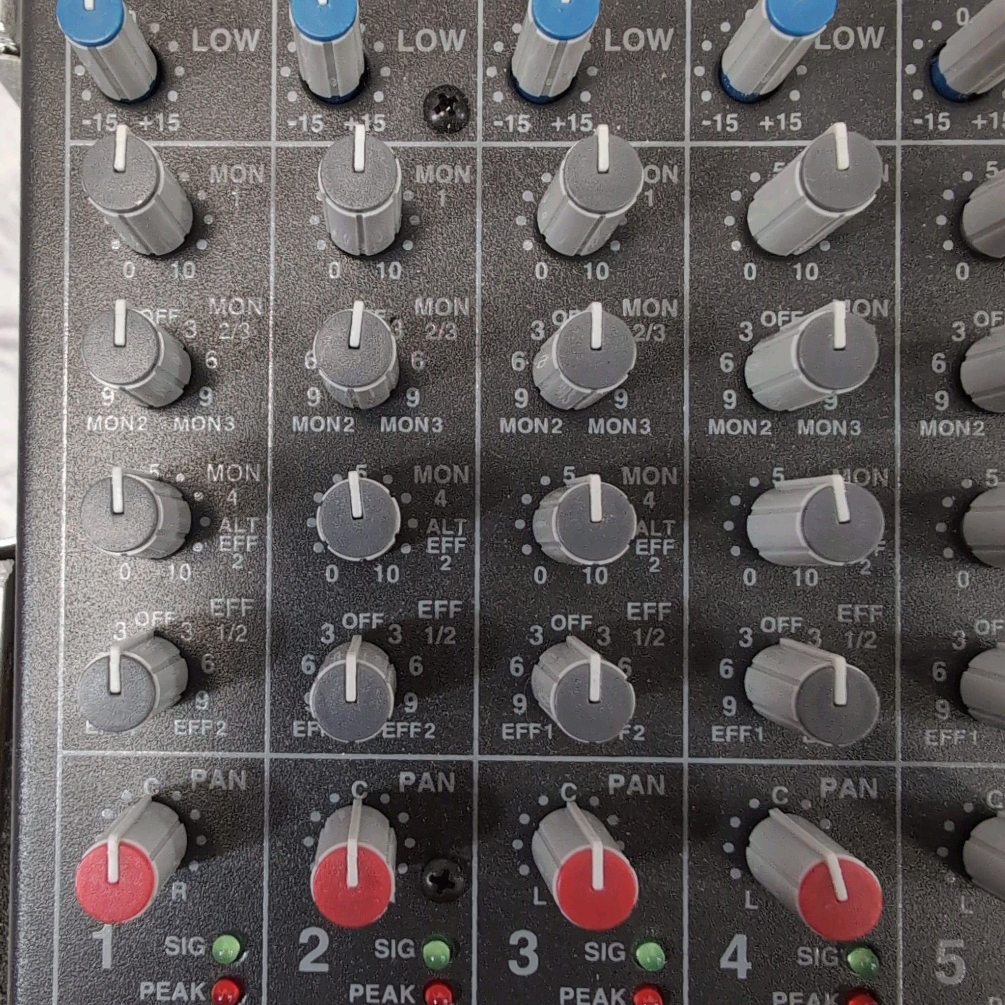 Carvin Concert Series C1644P Powered Mixer w/ Road Case