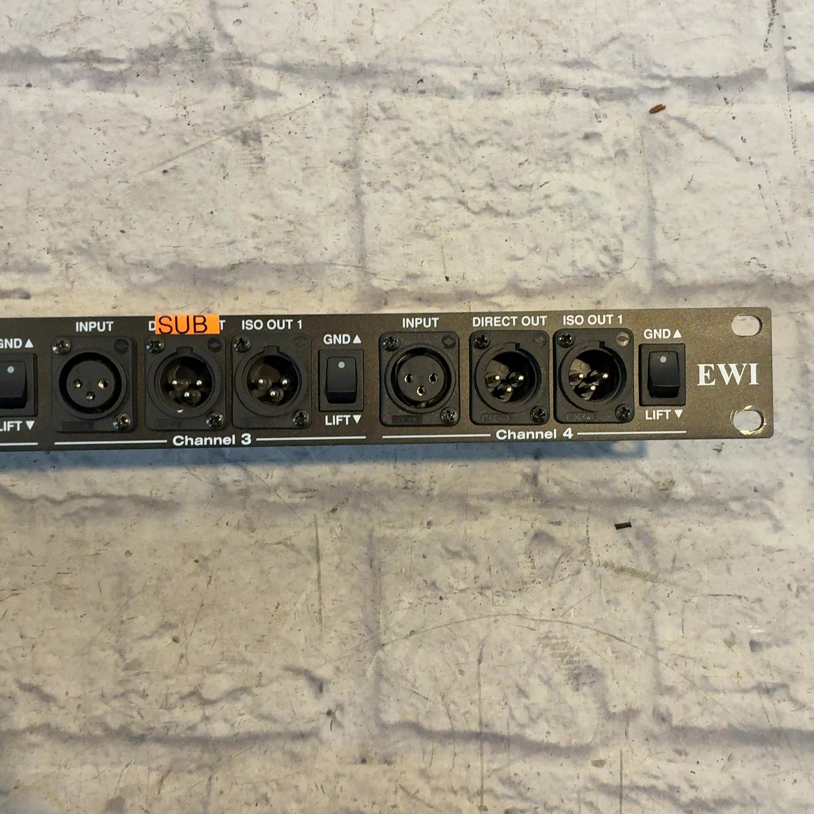 EWI MST 412A Rack Mounted Microphone Splitter