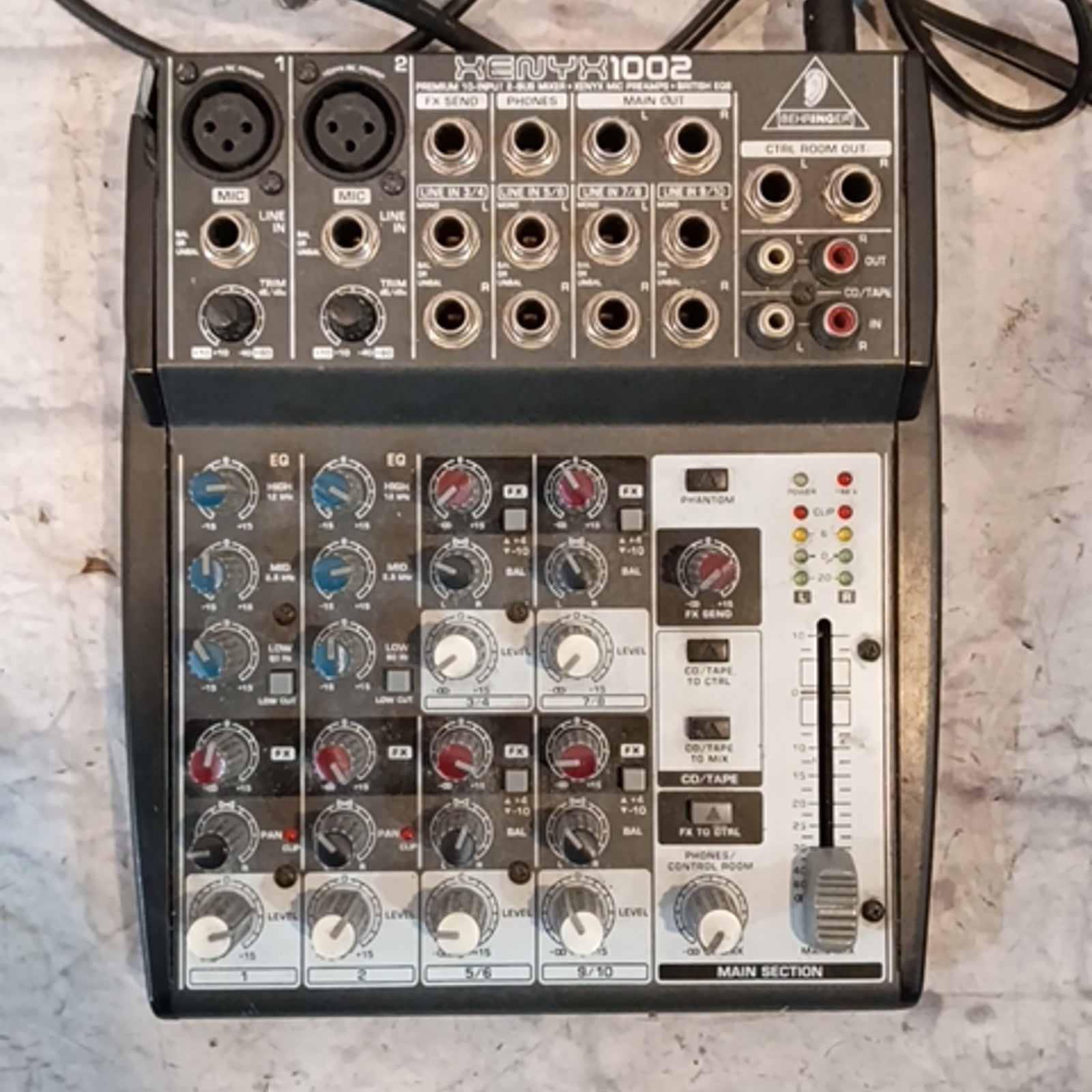 Behringer Xenyx1002 Powered Mixer