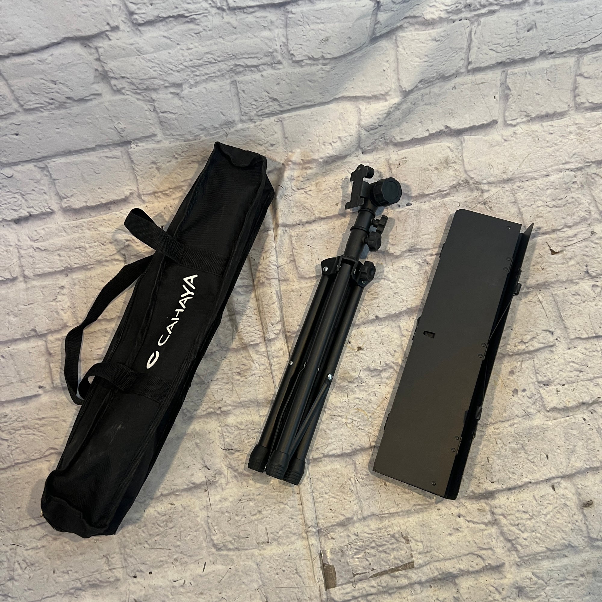 Cahaya Foldable Conductor Music Stand with Bag Sheet