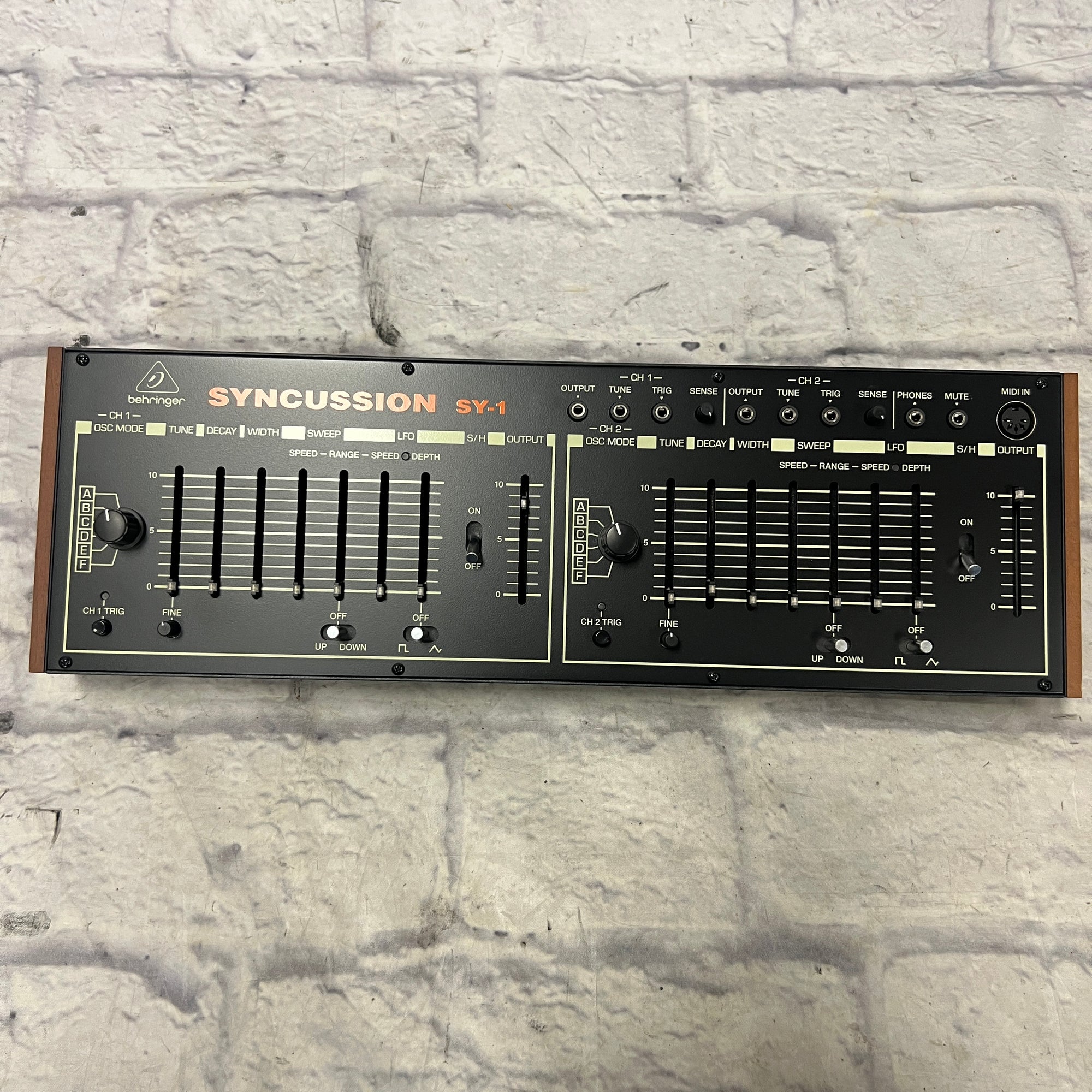 Behringer Syncussion SY-1 Percussion Synthesizer Module