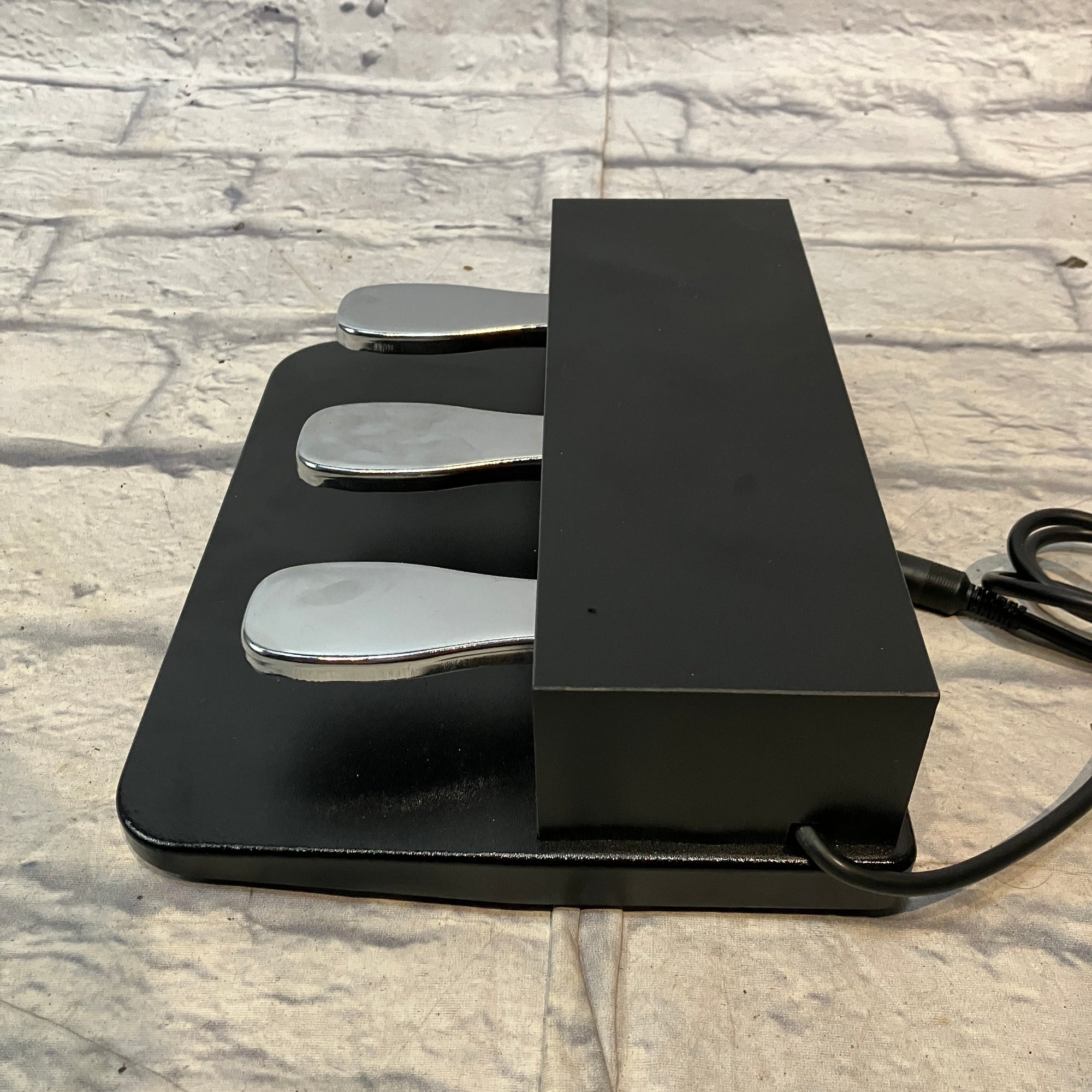 Unknown Keyboard Triple Pedal Controller