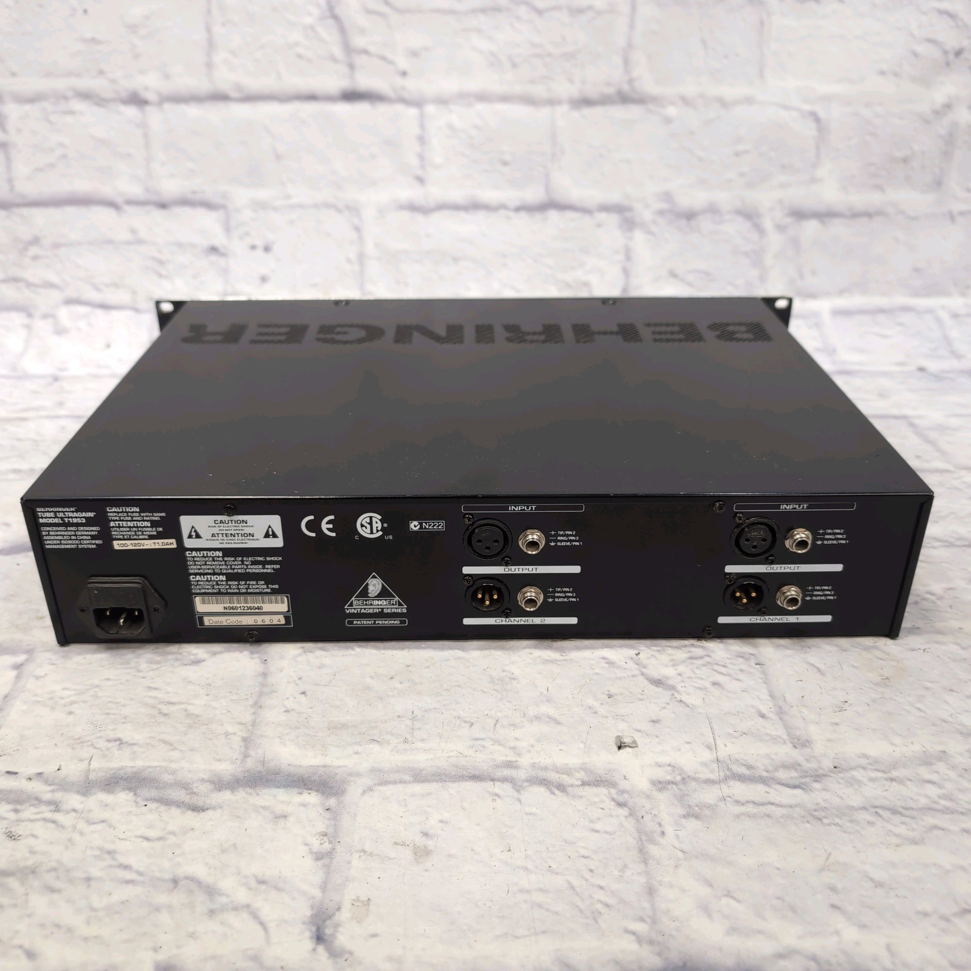 Behringer Tube Ultragrain T1953 - Microphone/Line Preamplifier