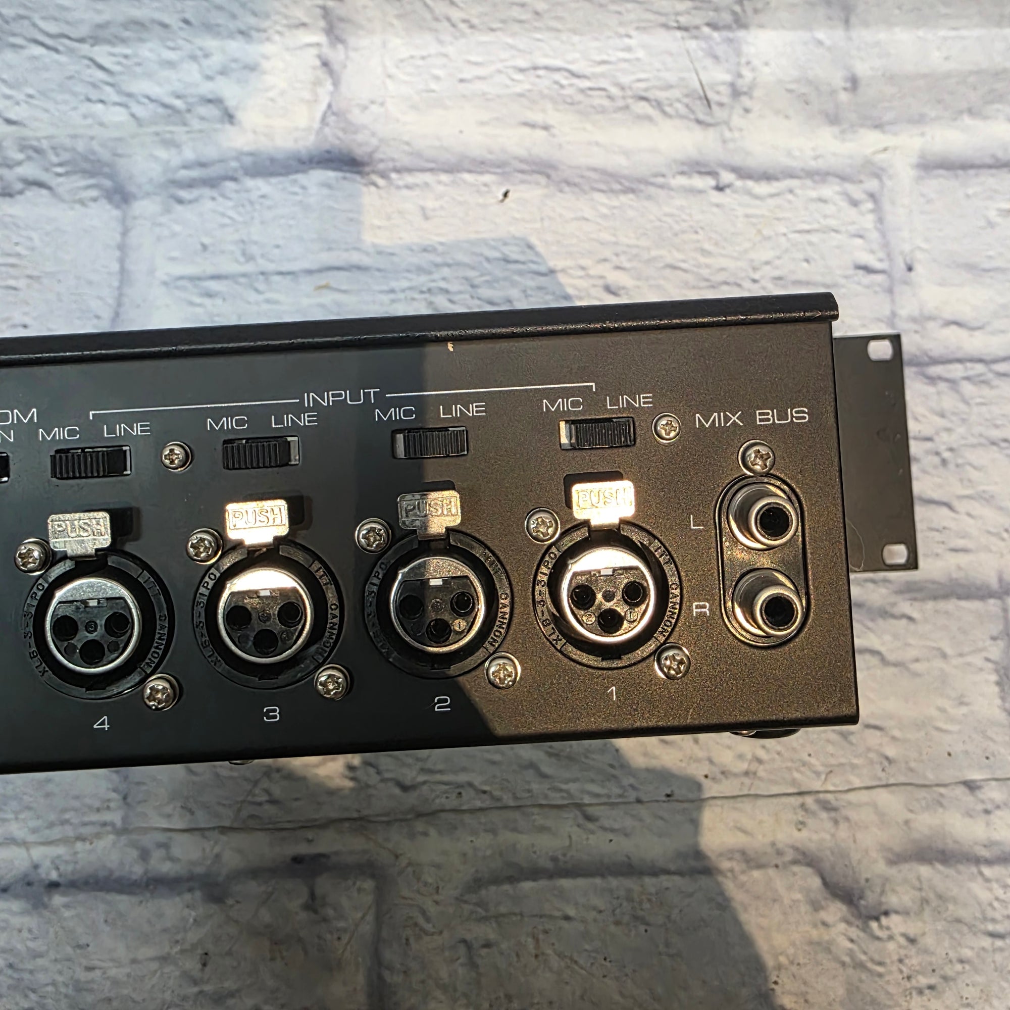 Shure FP42 Rack Preamp