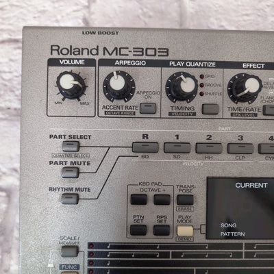 Roland Roland MC-303 Groovebox Drum Machine