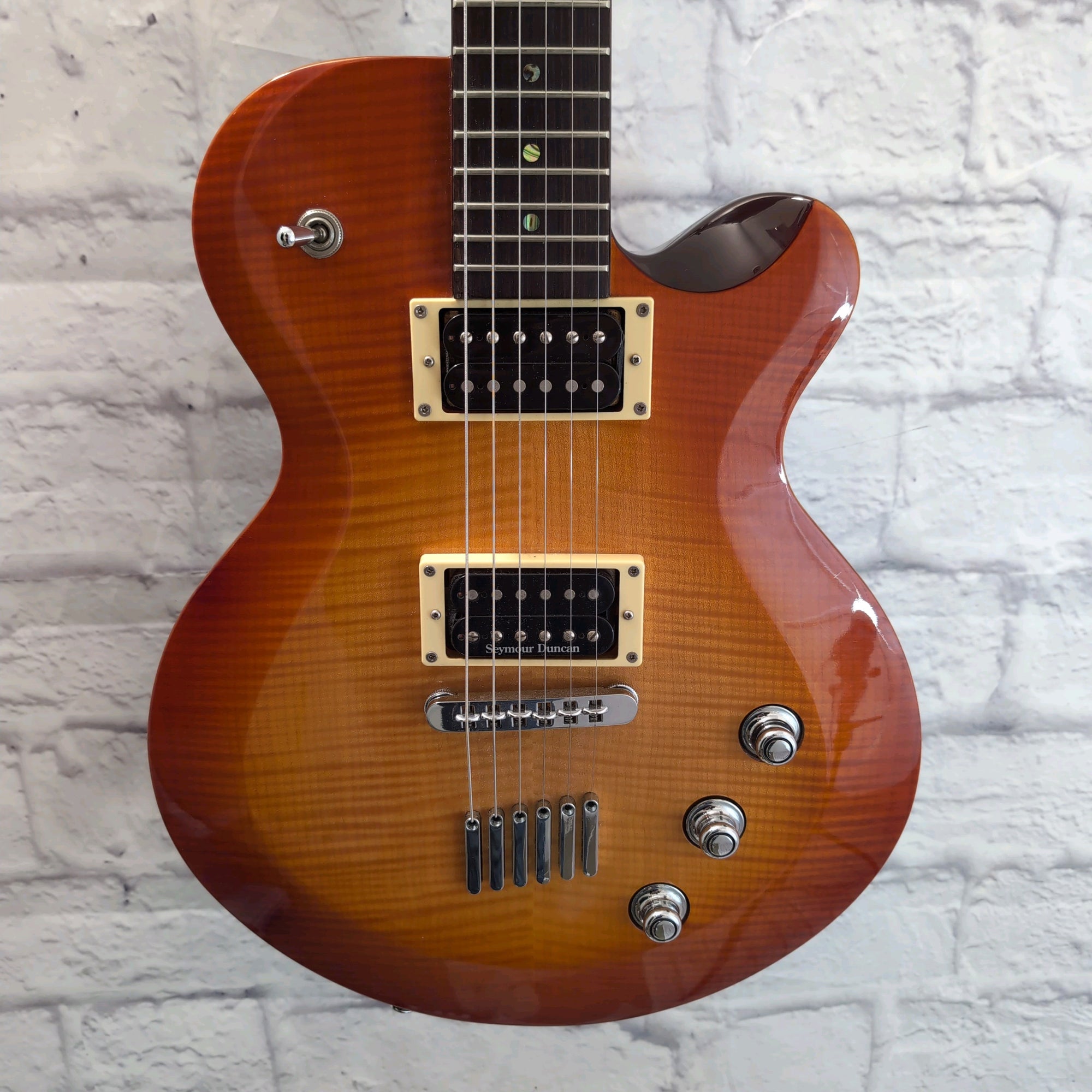 Yamaha AES620 Single Cut Burst - Evolution Music