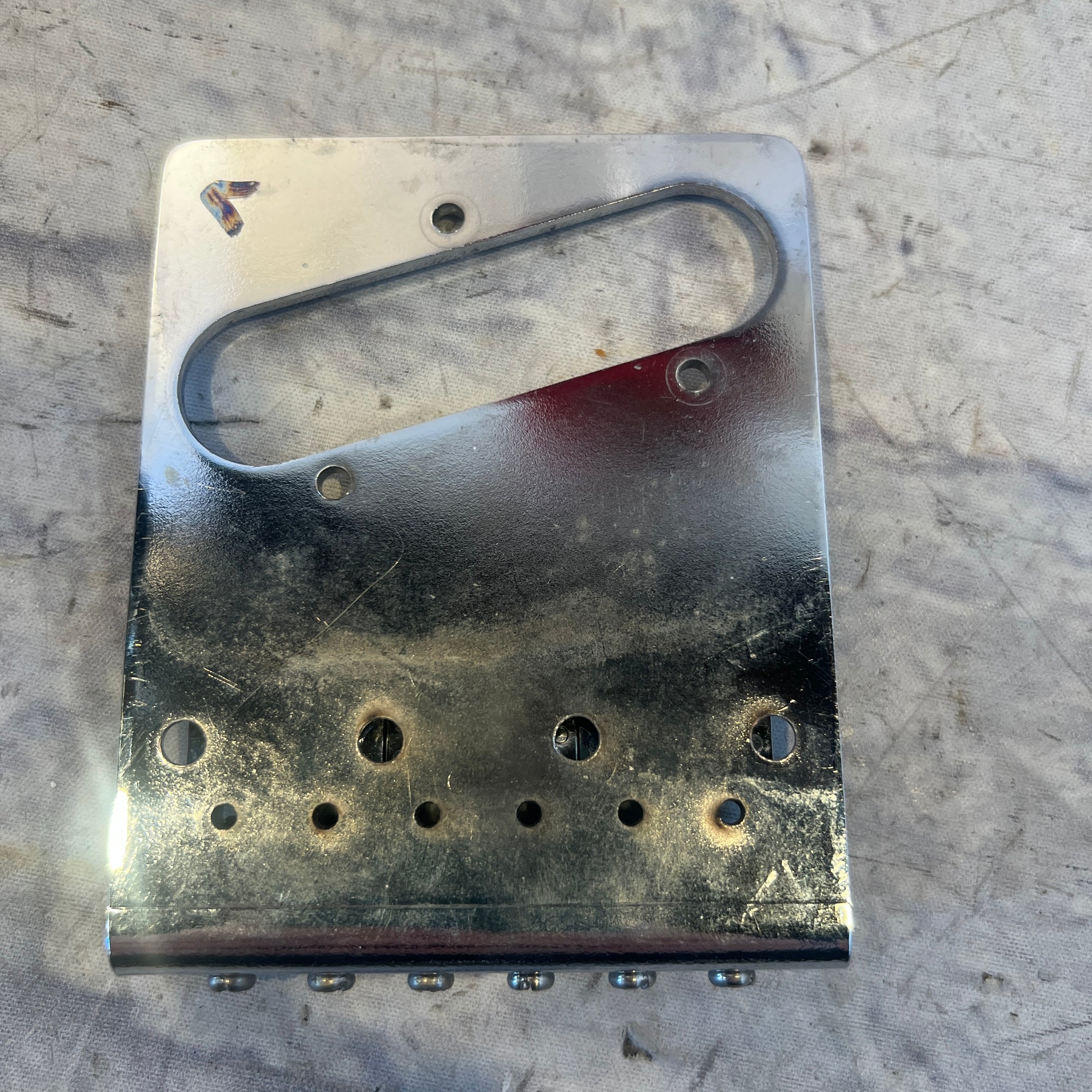 Squier Telecaster Bridge Plate with 6 Saddles