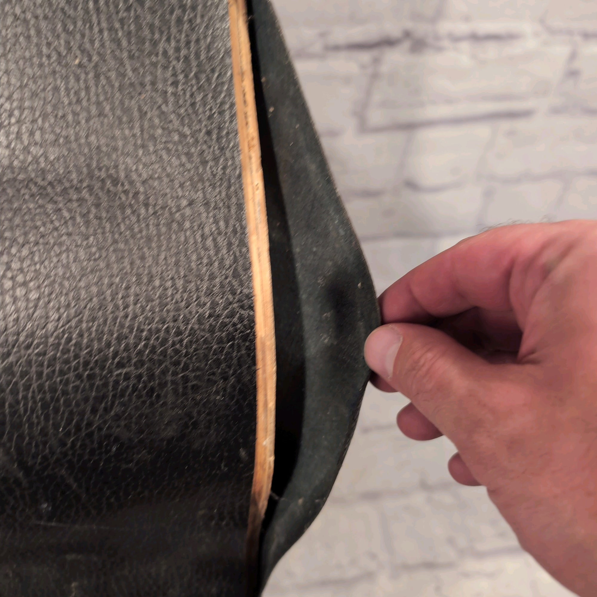 Unknown Dreadnaught Acoustic Guitar Hard Case