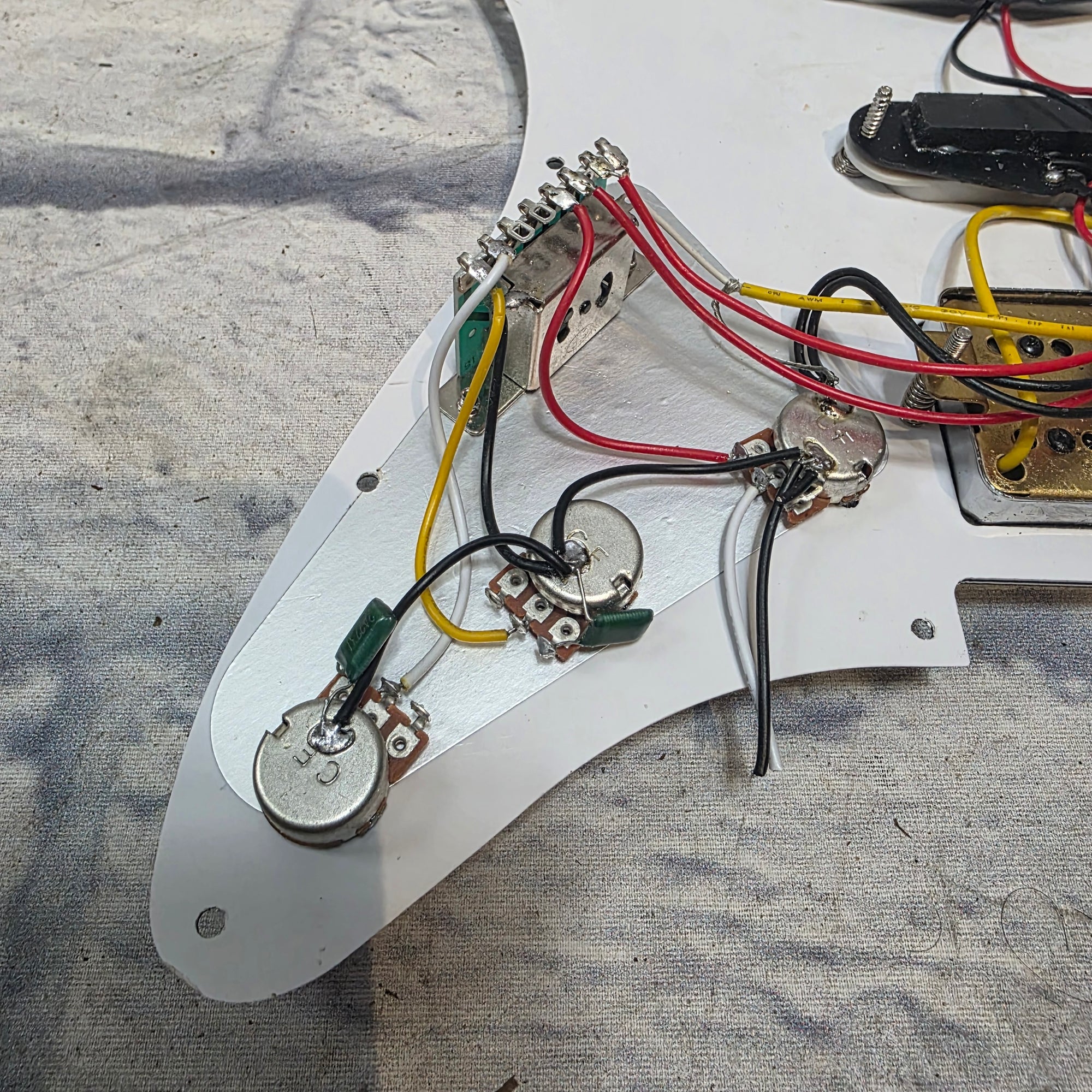 Allen Eden Loaded HSS Stratocaster Pickguard