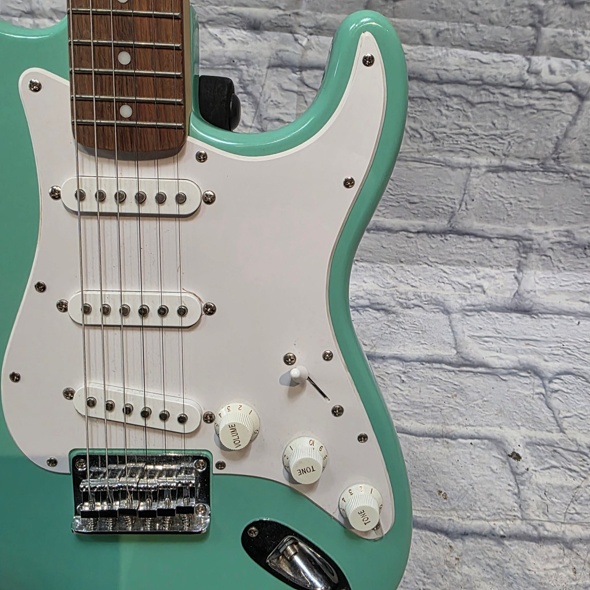 Squier FSR Bullet Stratocaster - Sea Foam