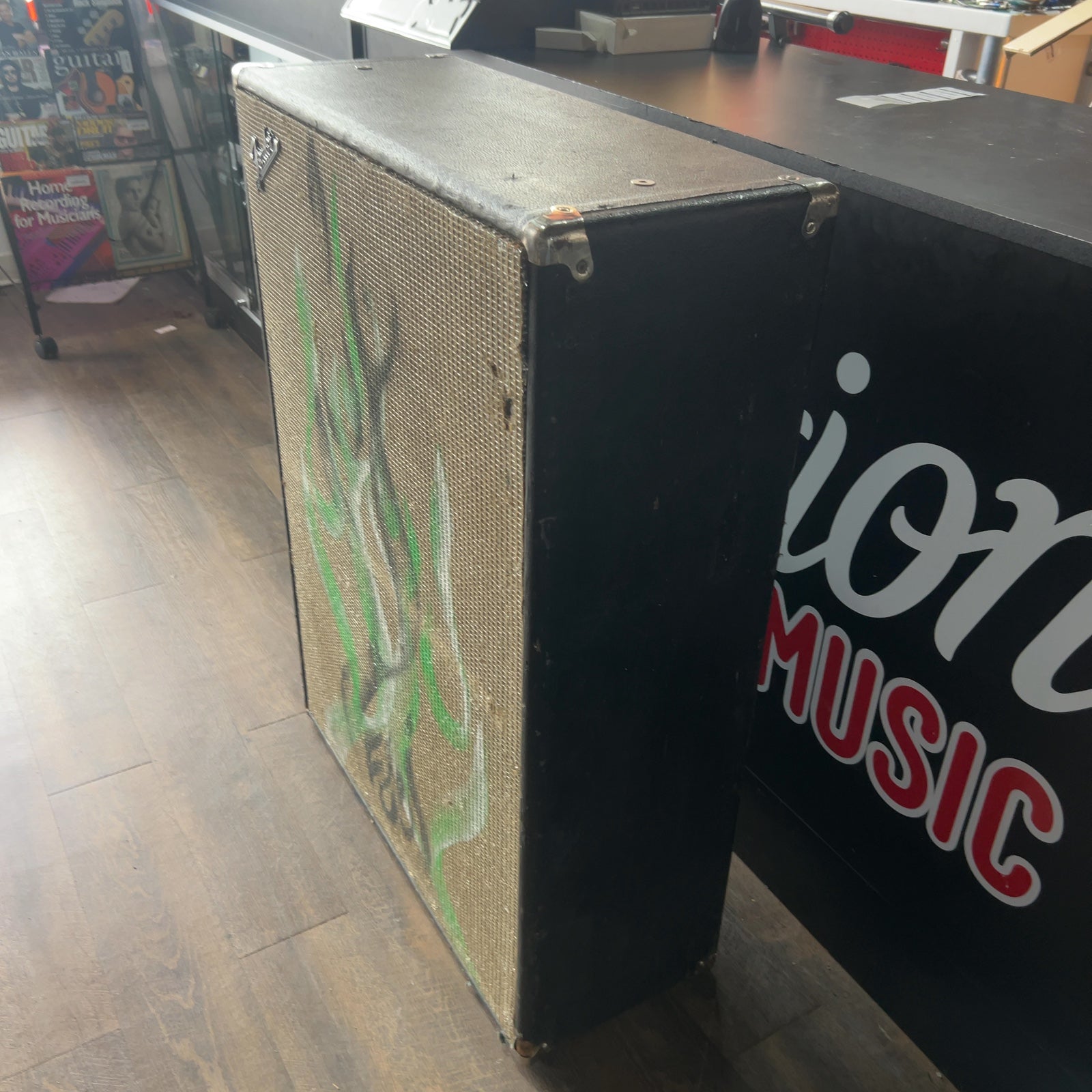 Fender Vintage Bassman 2x15 Cabinet PMR Hemp Speakers