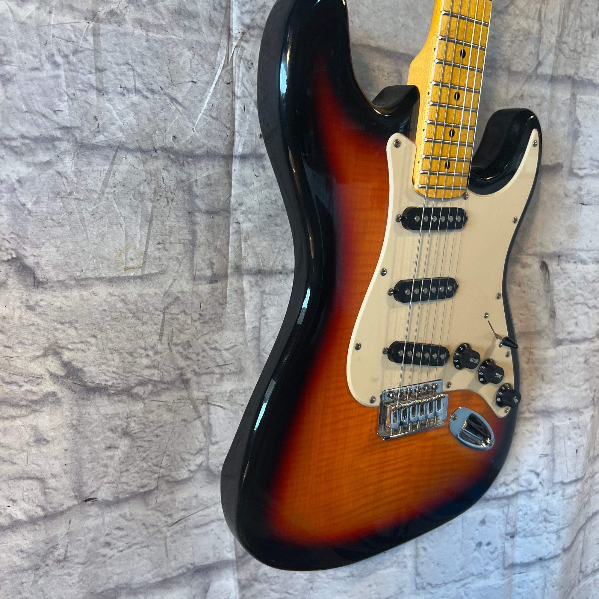 Spectrum Strat Style Sunburst Flame Top 3 Single Coils Electric Guitar