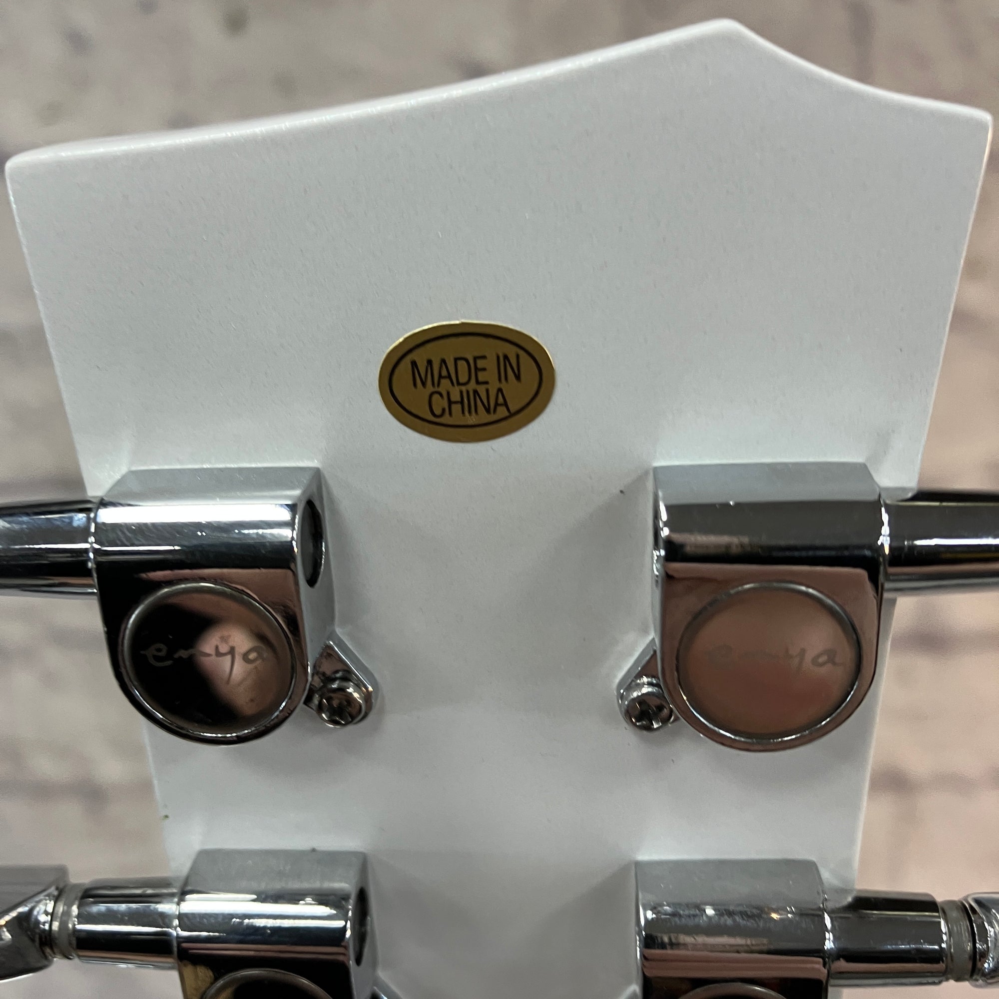 Enya White Nova Go Sonic Electric Guitar (With bag)