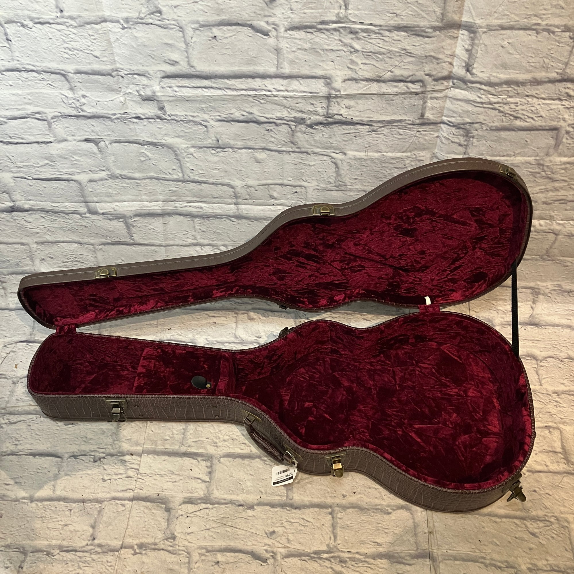 Wechter GA8221C Acoustic Guitar w/ Case