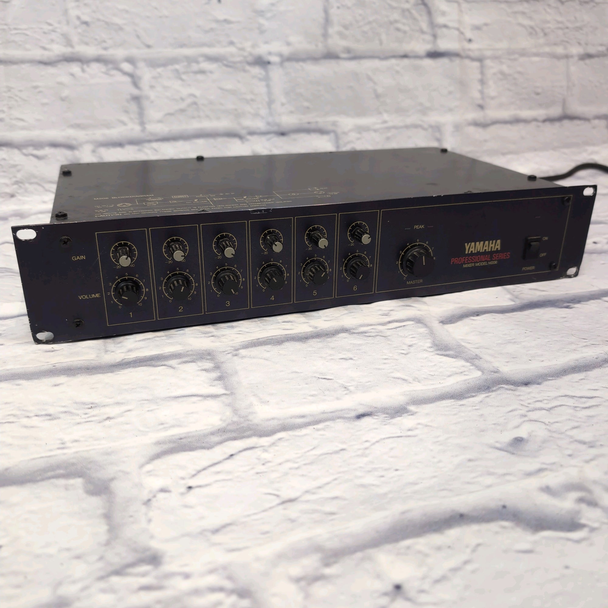 Yamaha Professional Series Mixer Model m206