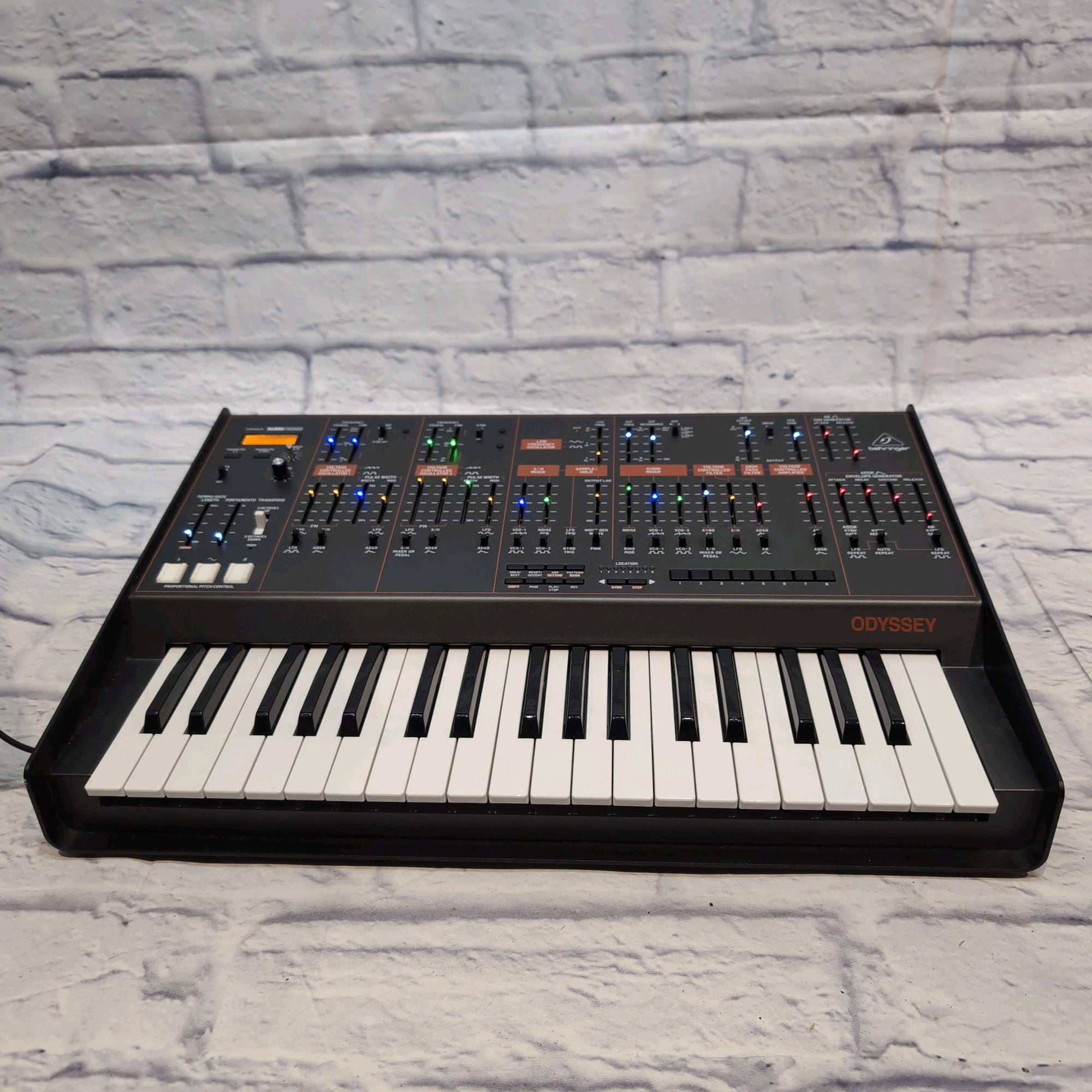 [美品]Behringer Odyssey (ベリンガー　シンセサイザー） Behringer Odyssey Synthesizer - buy online | USA