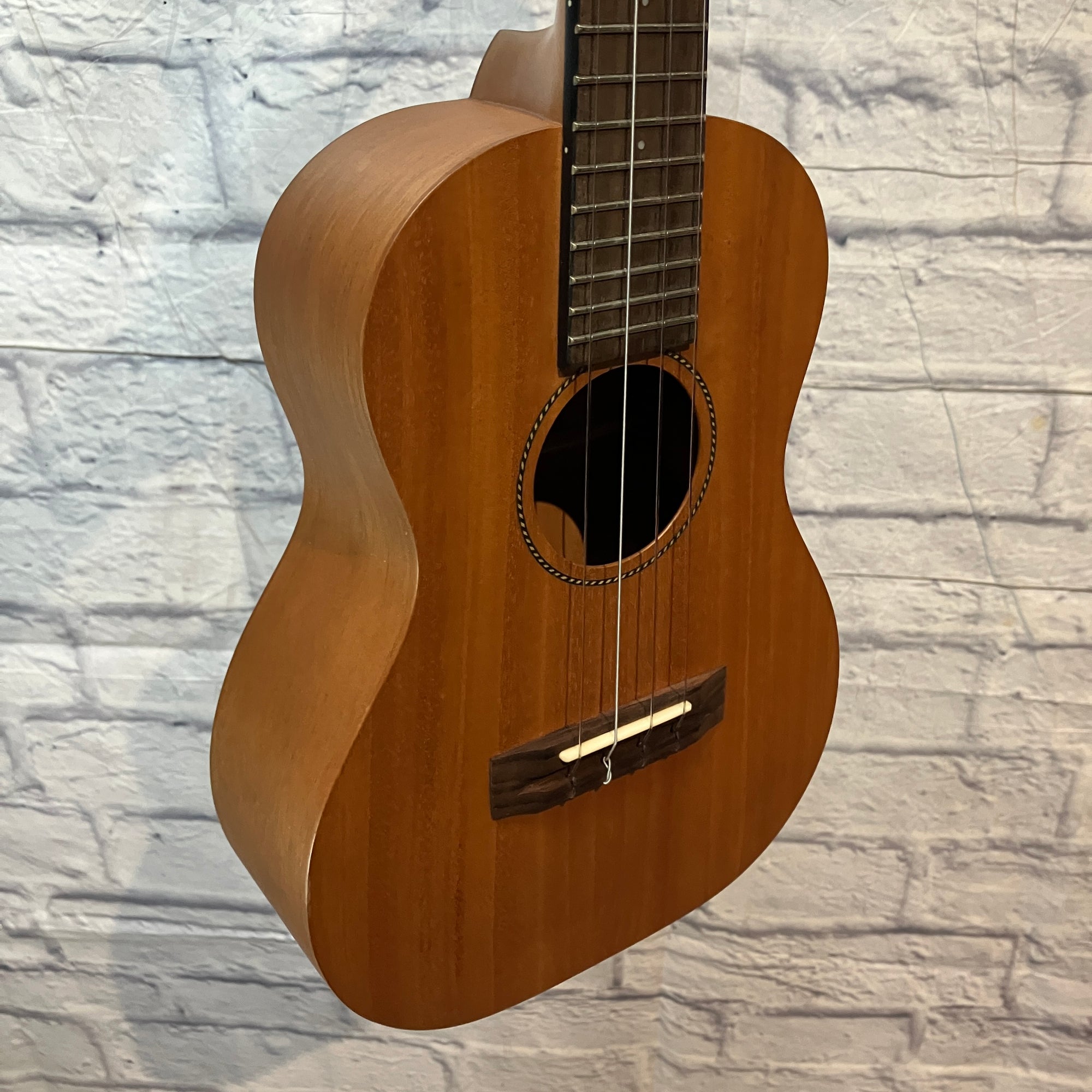 Pono MT Tenor Ukulele w/ bag