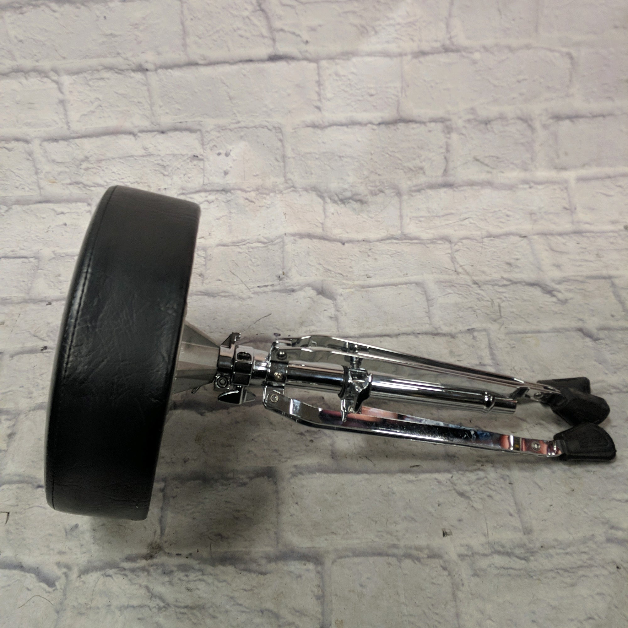 Unknown Drum Throne - Small Tear in Side of Seat