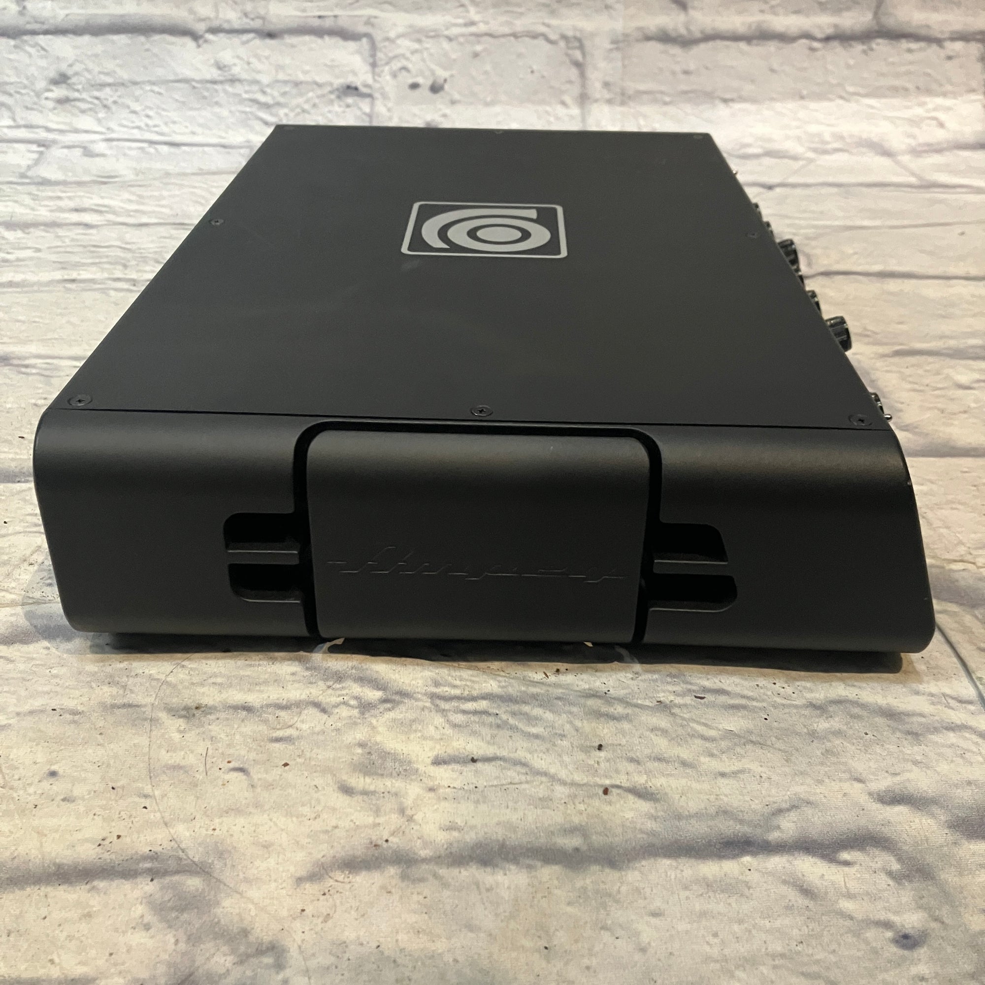 Ampeg Venture V12 Bass Head 1200W