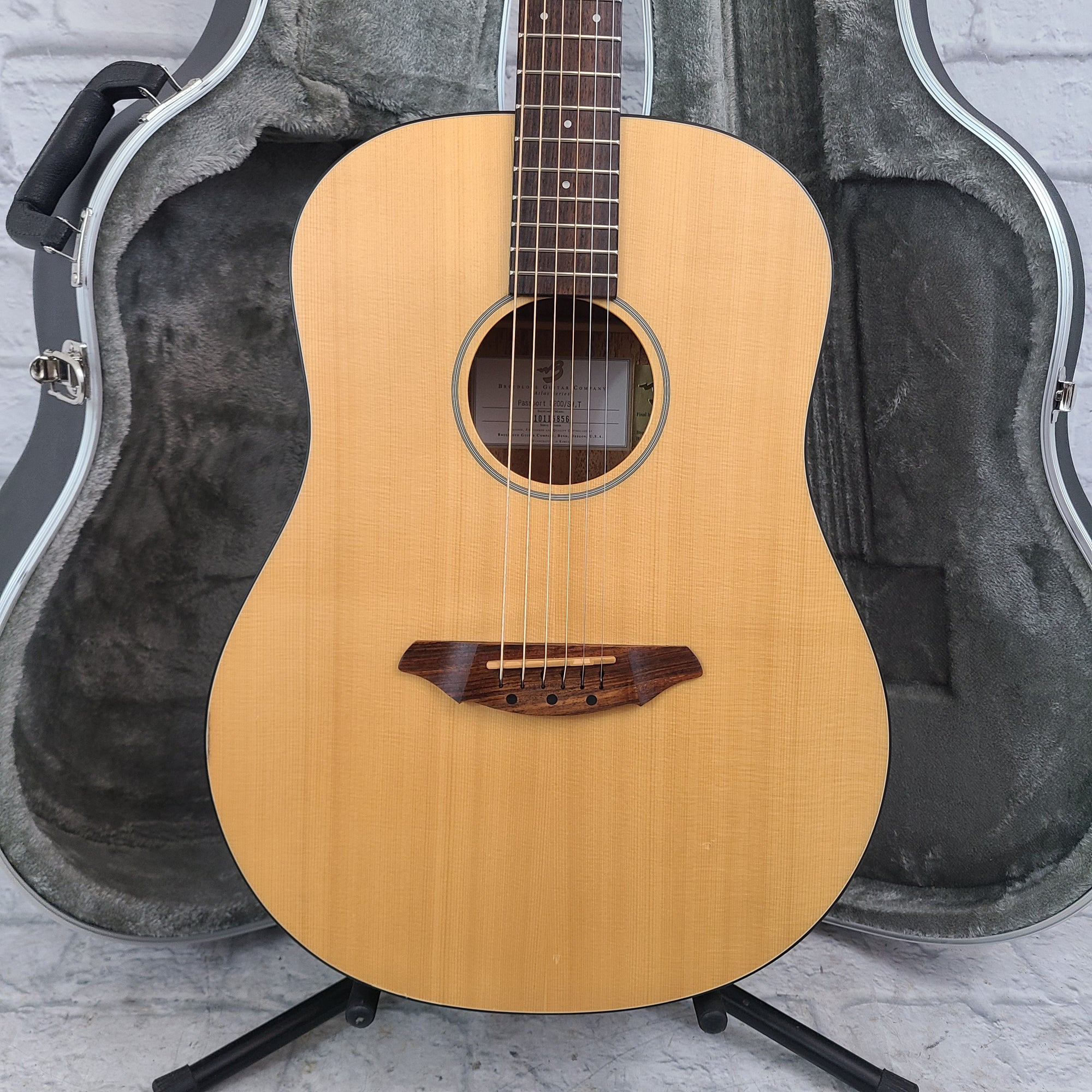 Breedlove D200/ SM, T Dreadnaught w/ Case Acoustic Guitar