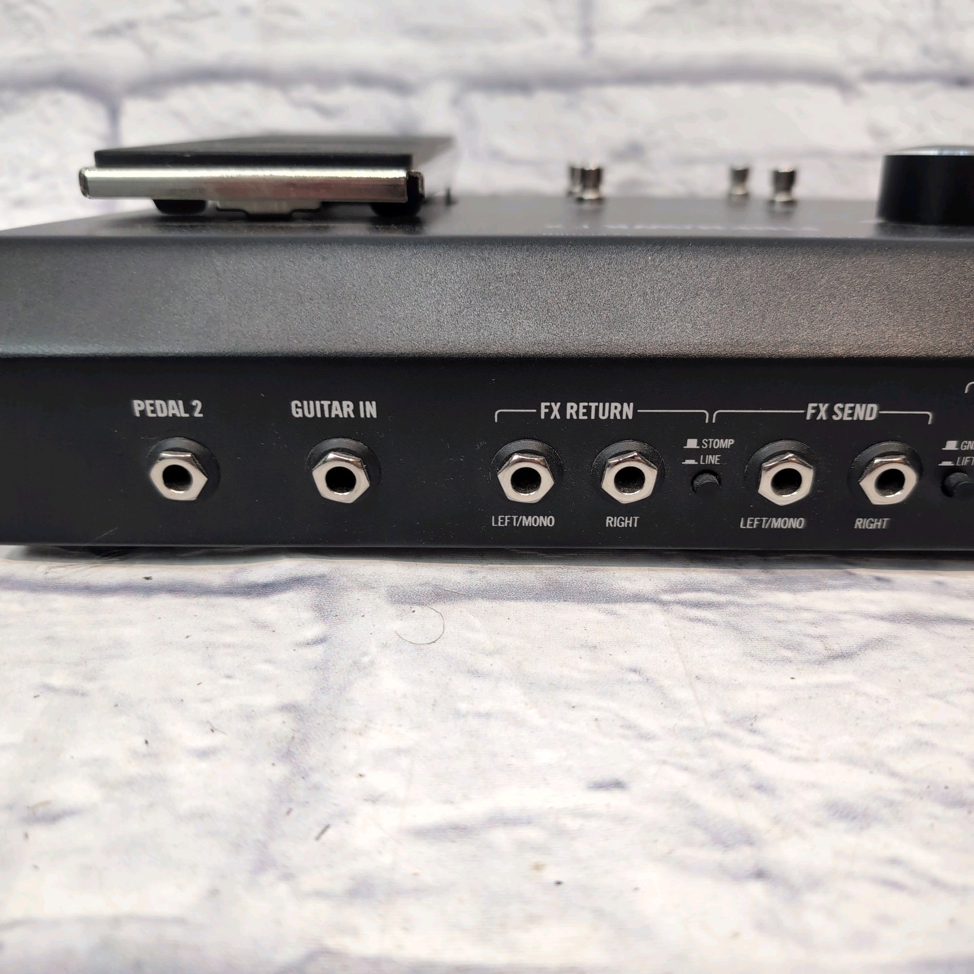 Line 6 Firehawk Guitar Multi Effect FX Effects Pedal Floorboard w/ Case