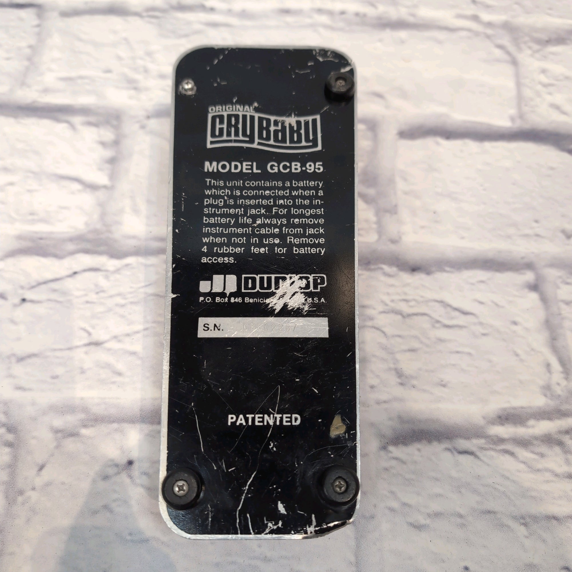 Amazon.com: Dunlop Crybaby GCB-95 Classic Wah Pedal w/2 FREE