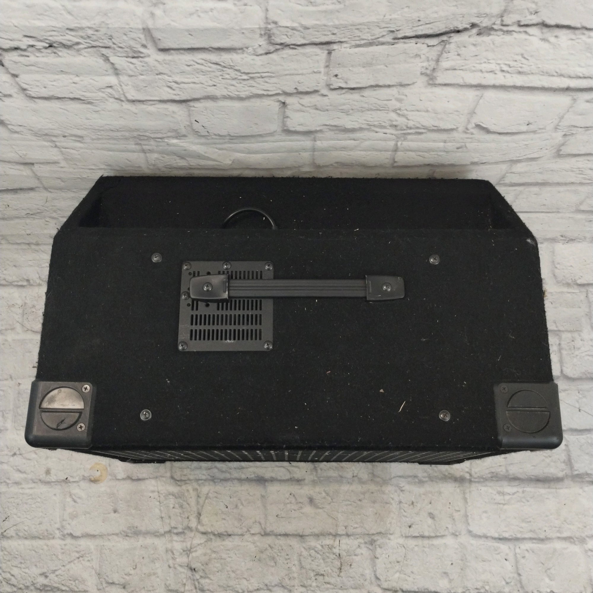 GK Backline 210 Combo Bass Amp