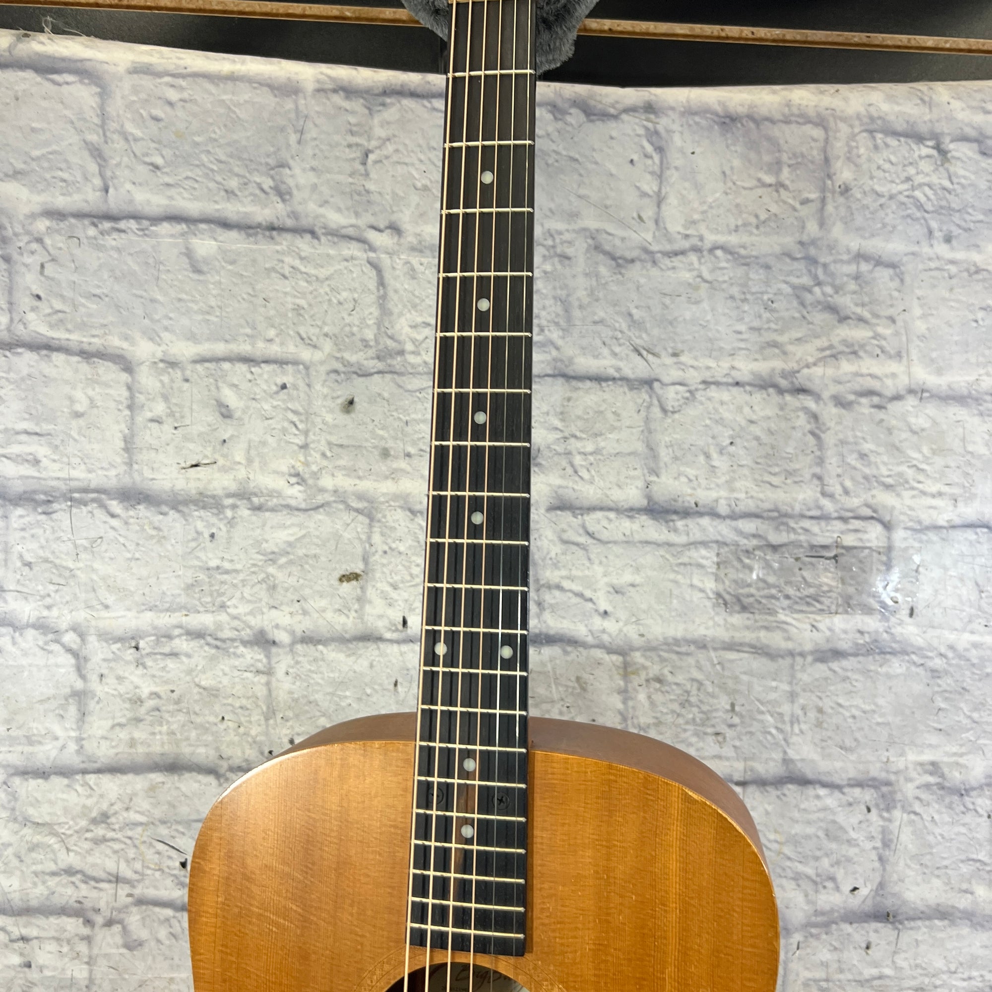 Taylor 307 Big Baby Acoustic Guitar SPLITS IN TOP