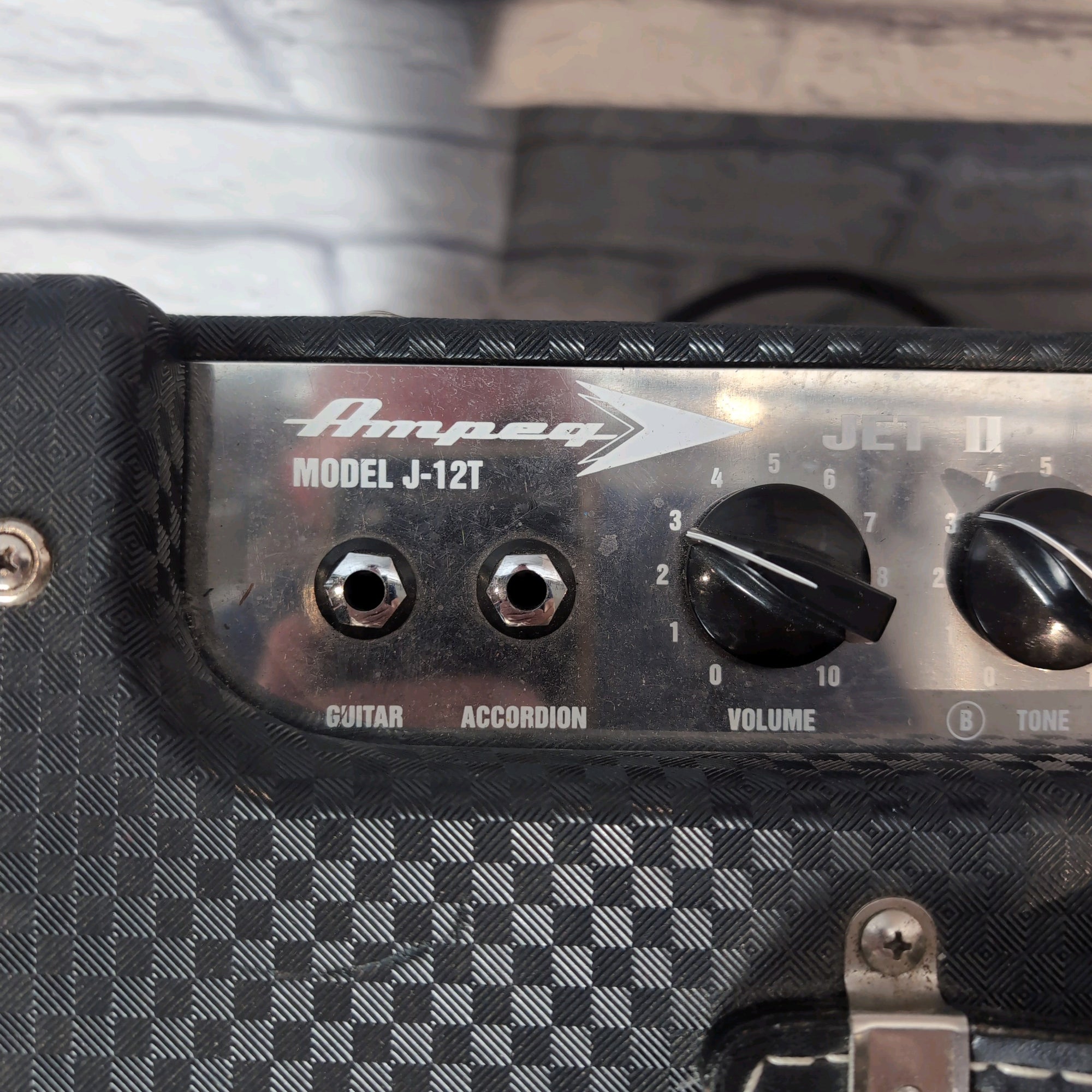 Ampeg Model J-12T Jet II 15-Watt 1x12" Guitar Combo