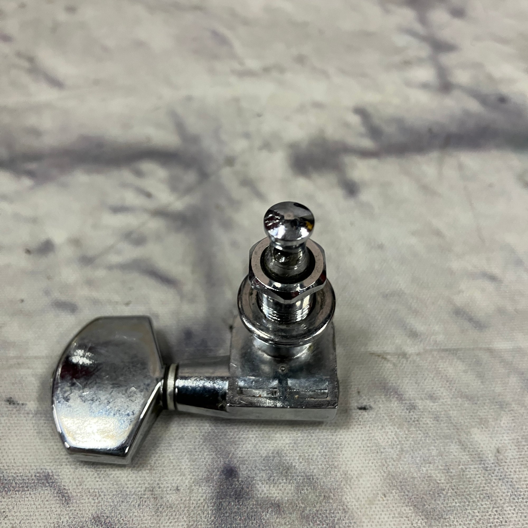 Alvarez Single 3x3 Tuning Machine Treble Side