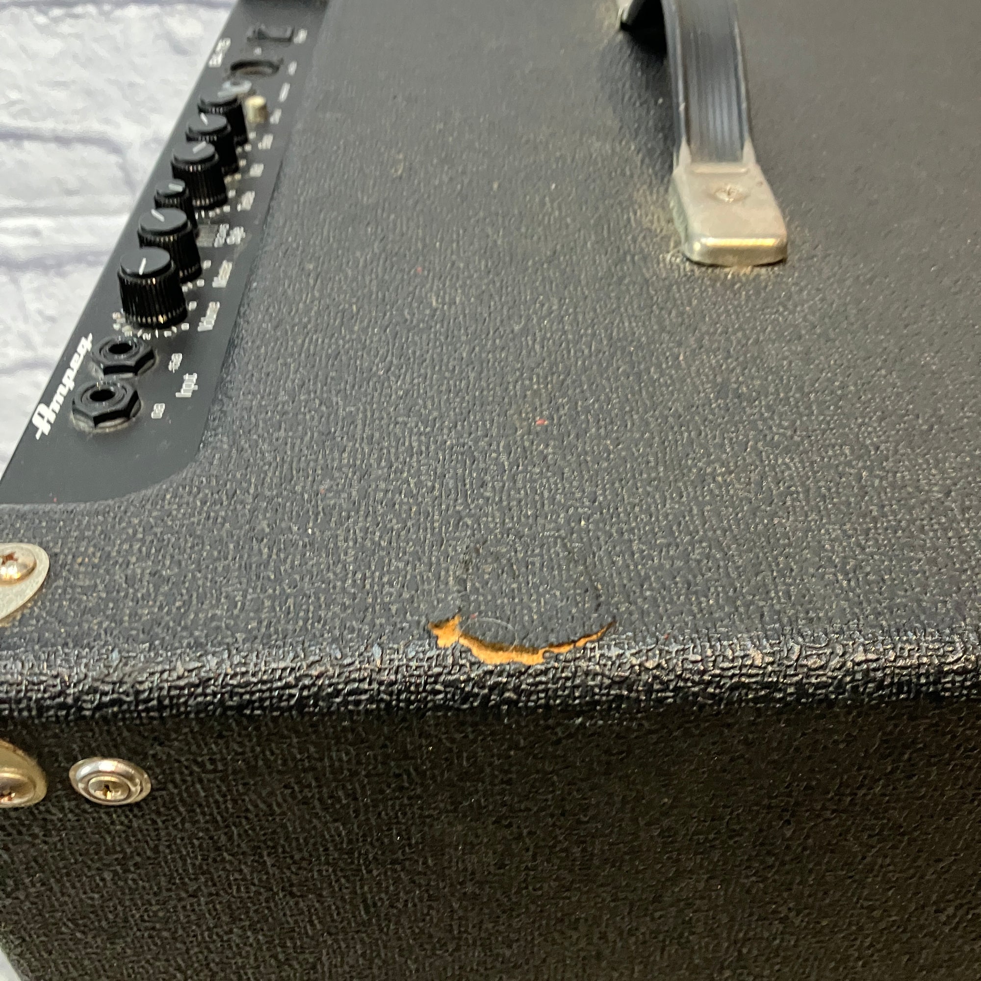 Ampeg BA-115 Combo Amp