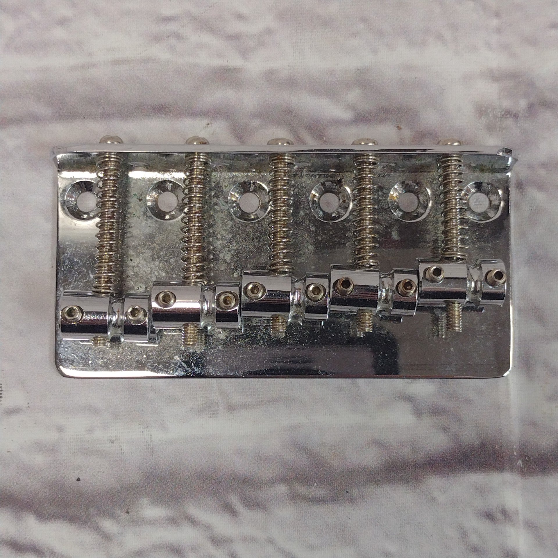 Unknown 5 String Bass Guitar Bridge