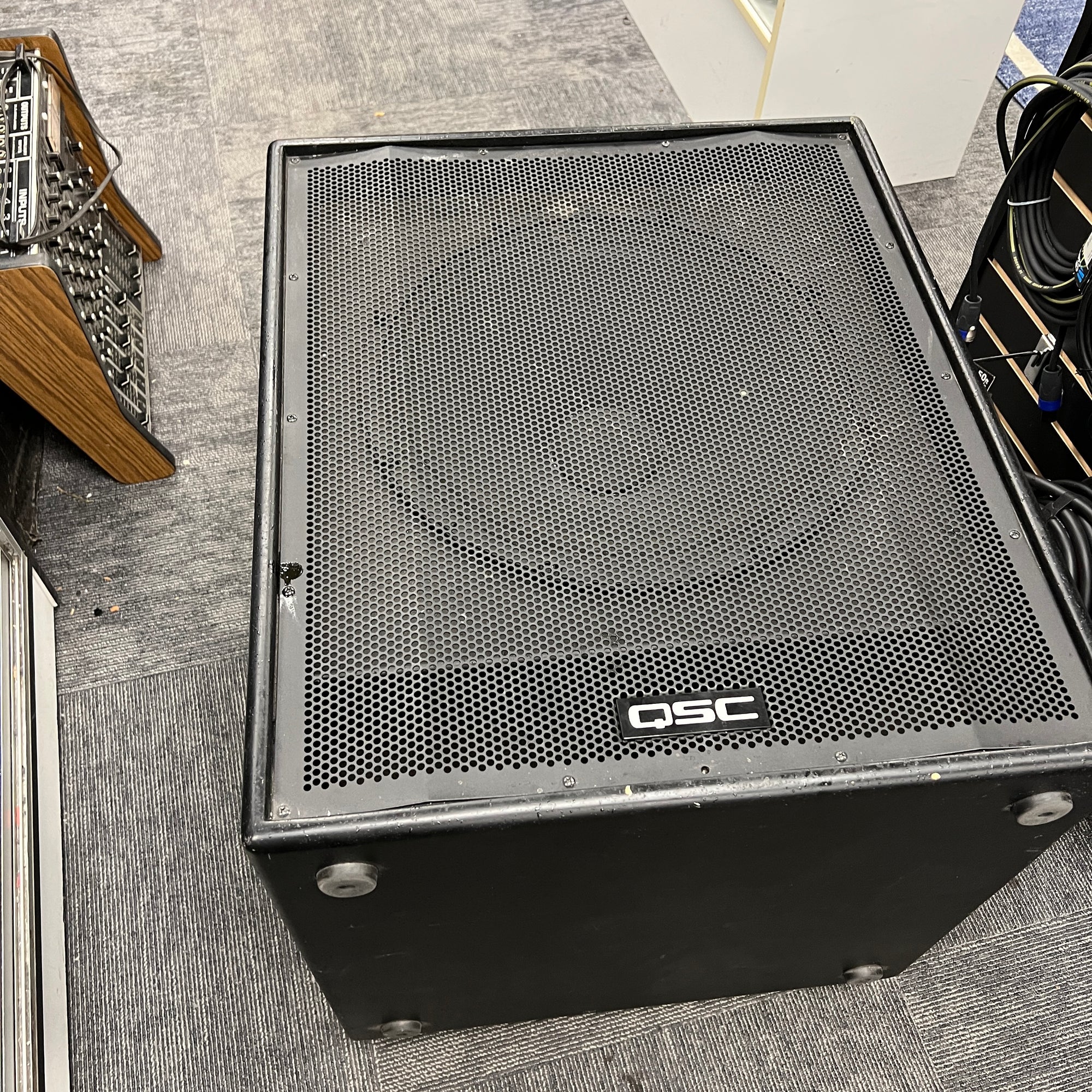 QSC HPR181i Active Subwoofer Pair