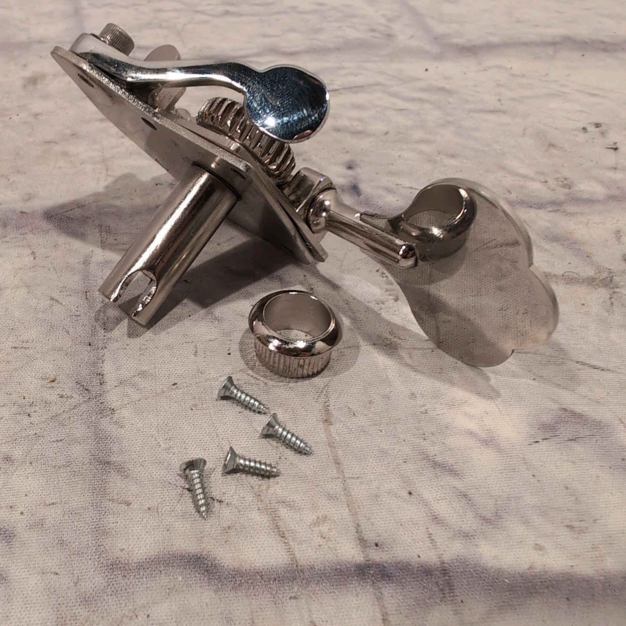 Hipshot BT10 Clover Key Nickel Bass Xtender for Japanese Made Fender