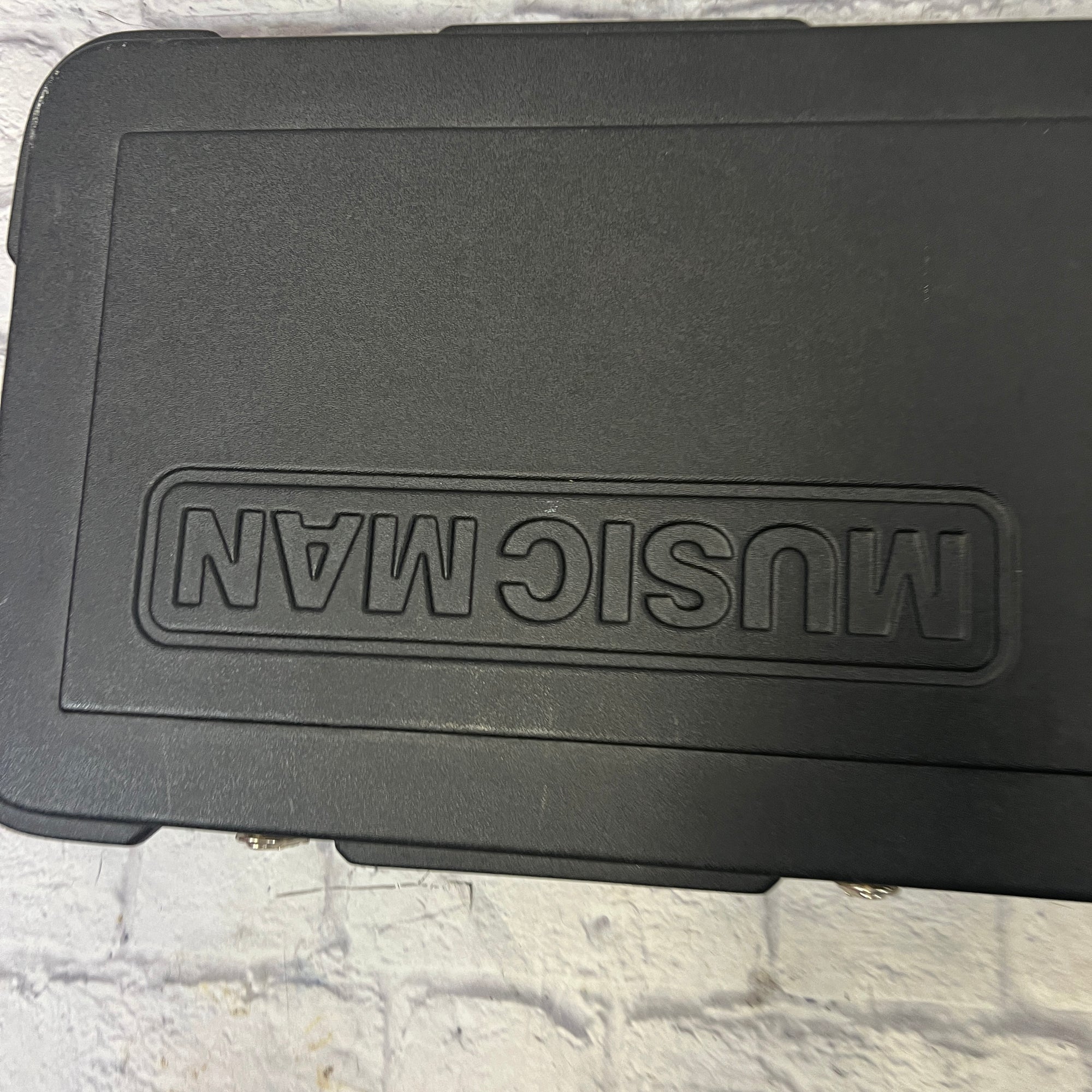 Ernie Ball Music Man Stingray Bass Hard Case - Evolution Music