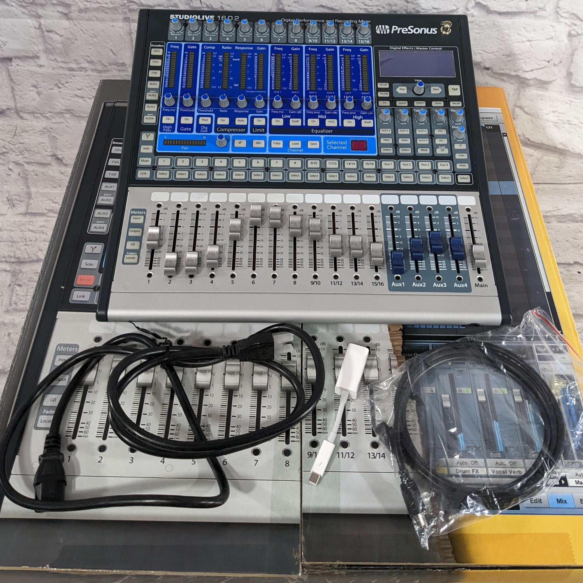 Presonus StudioLive 16.0.2 Firewire 16x2 Performance and Recording Dig -  Evolution Music