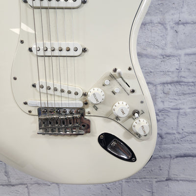 Fender Mexican Roland Ready Strat White Electric Guitar