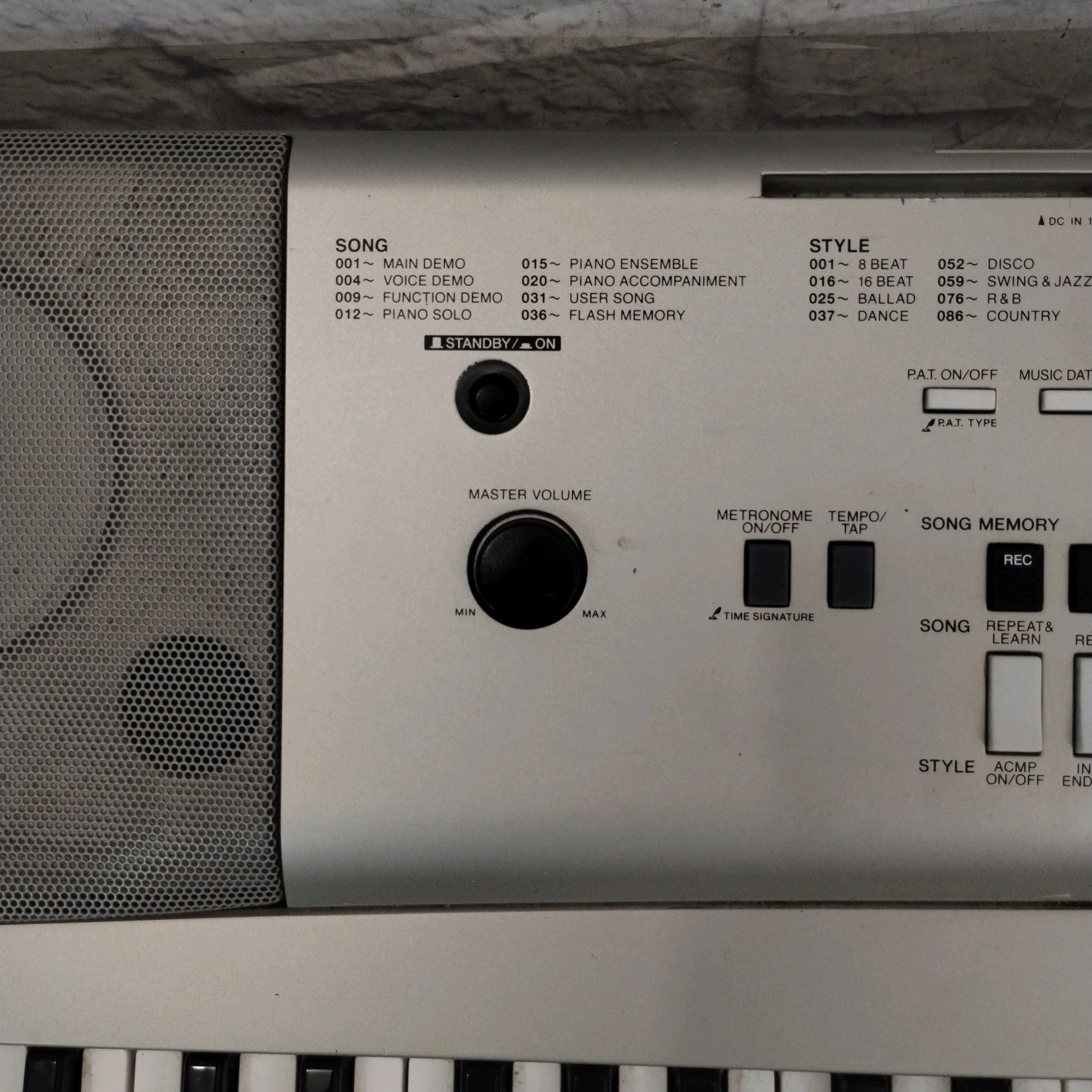 Yamaha YPG-235 Keyboard