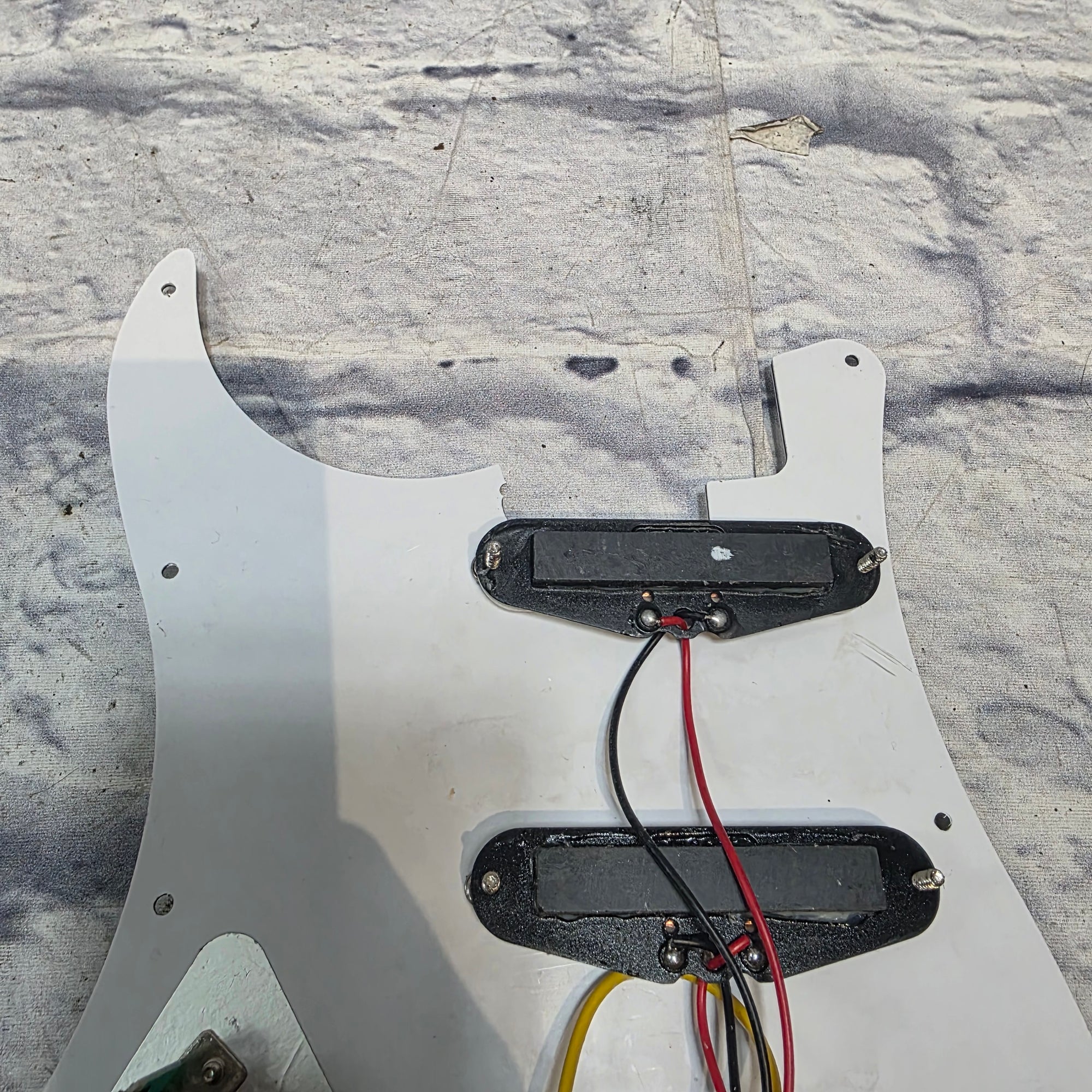 Allen Eden Loaded HSS Stratocaster Pickguard