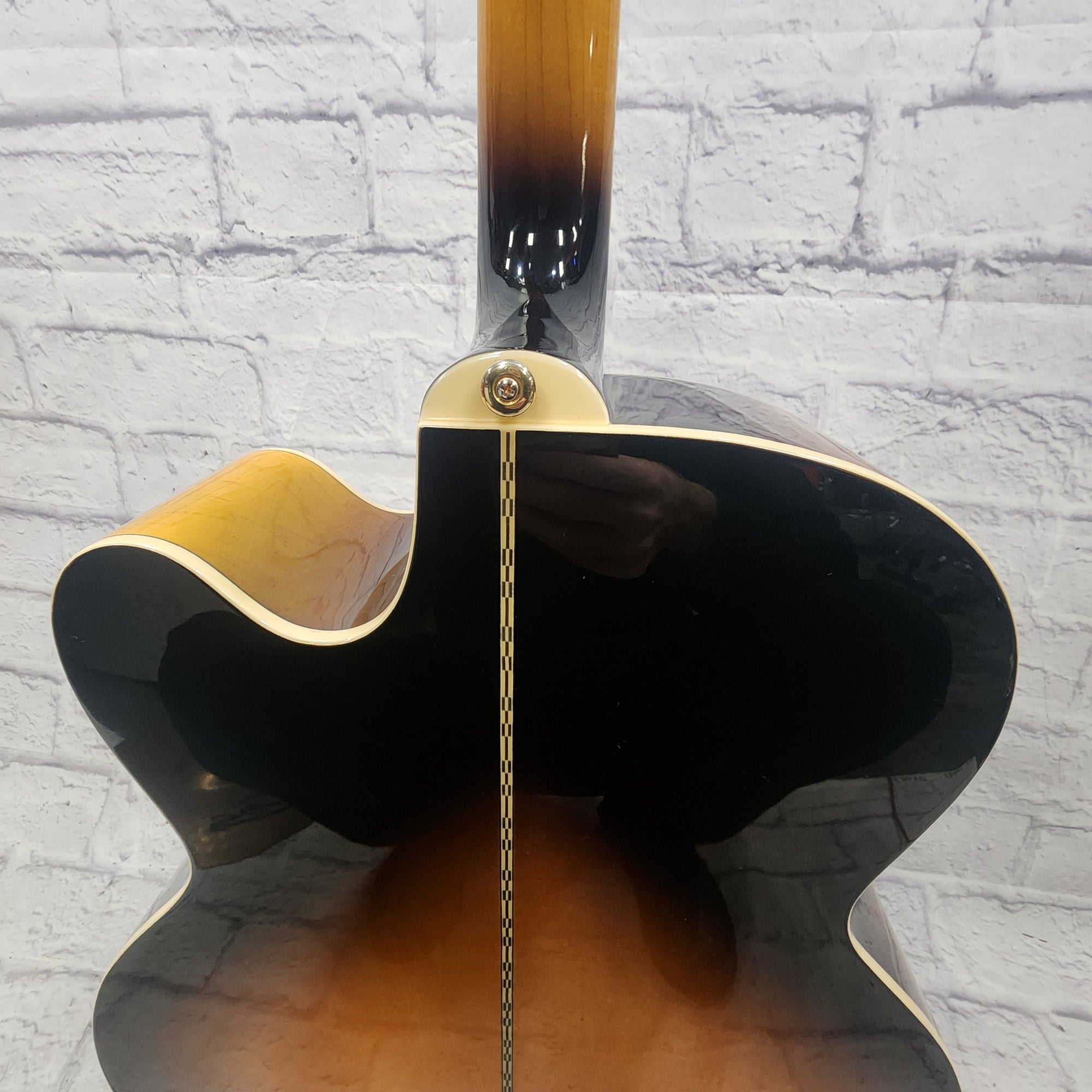 Epiphone EJ200SCE Jumbo Acoustic Guitar with Hard Case