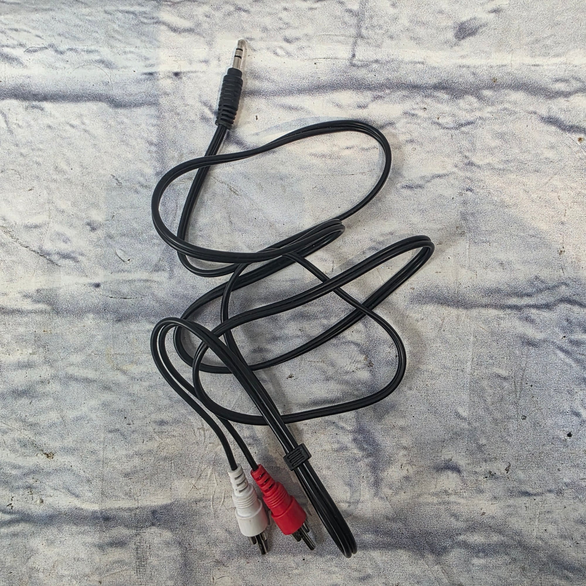 Unknown Unknown  1/8 inch (3.5mm) Stereo Jack to 2 Male RCA Y Cable  Cable