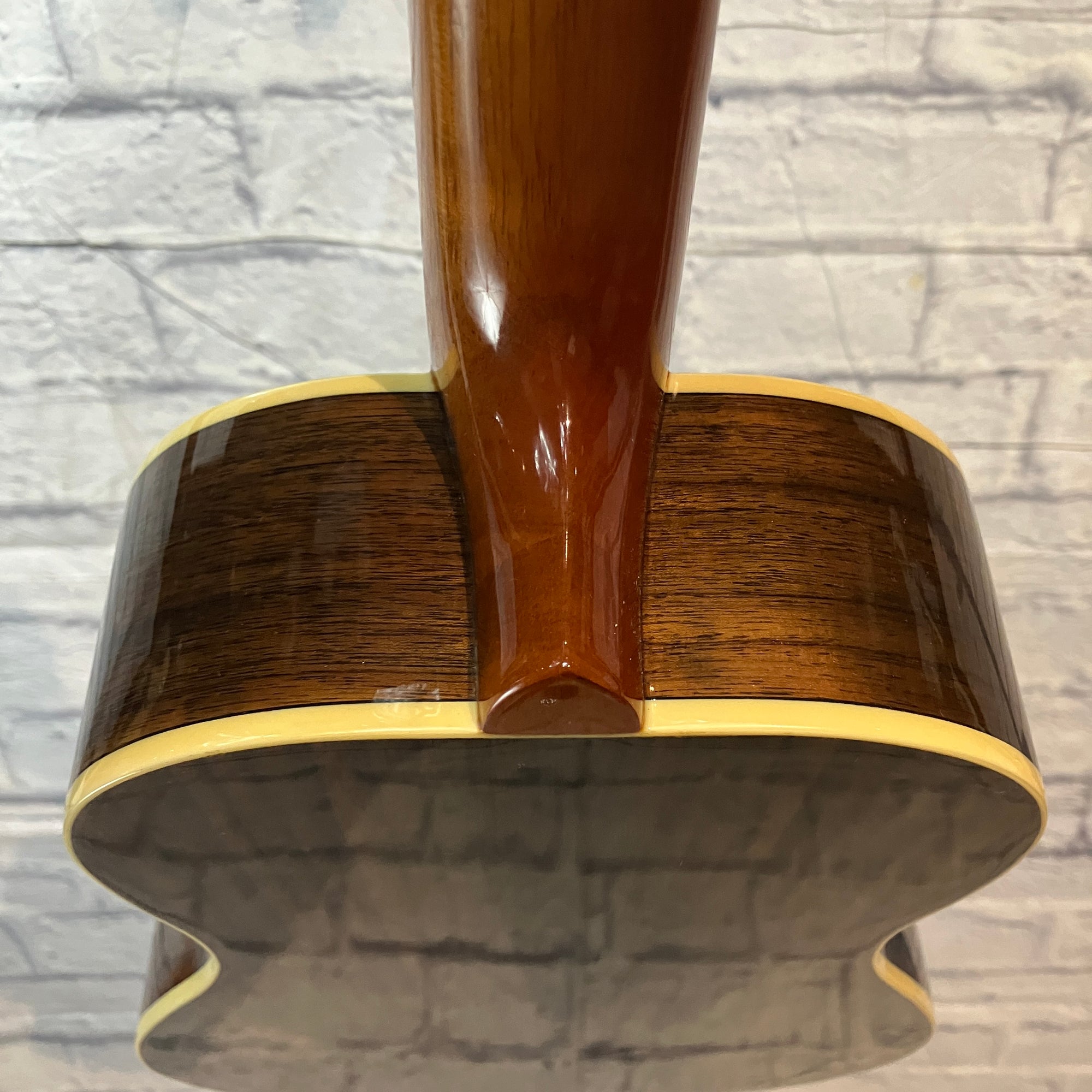 Mitchell MUB-70S Baritone Ukulele w/ case