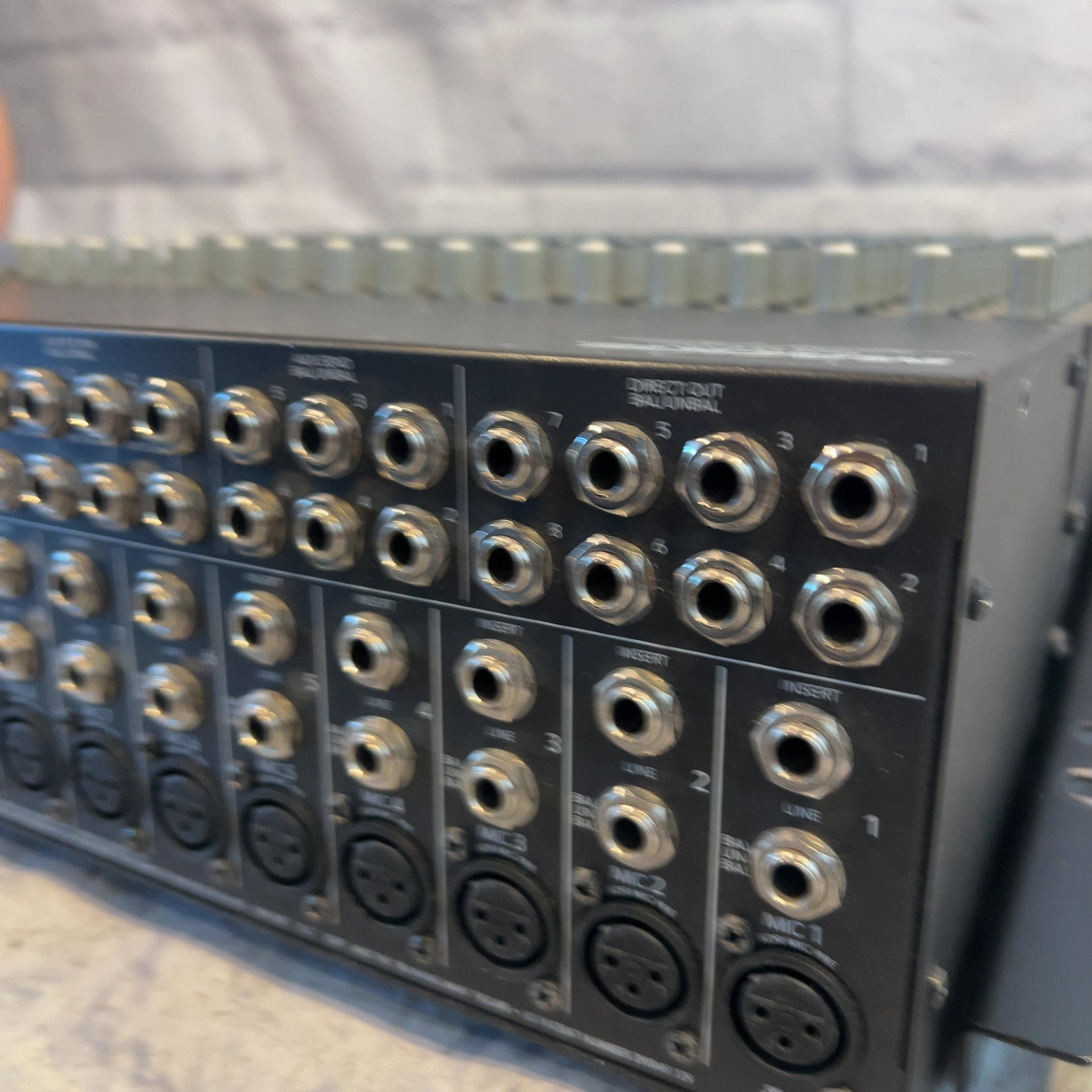 Mackie 1604VLZ-Pro 16-Channel Mixer