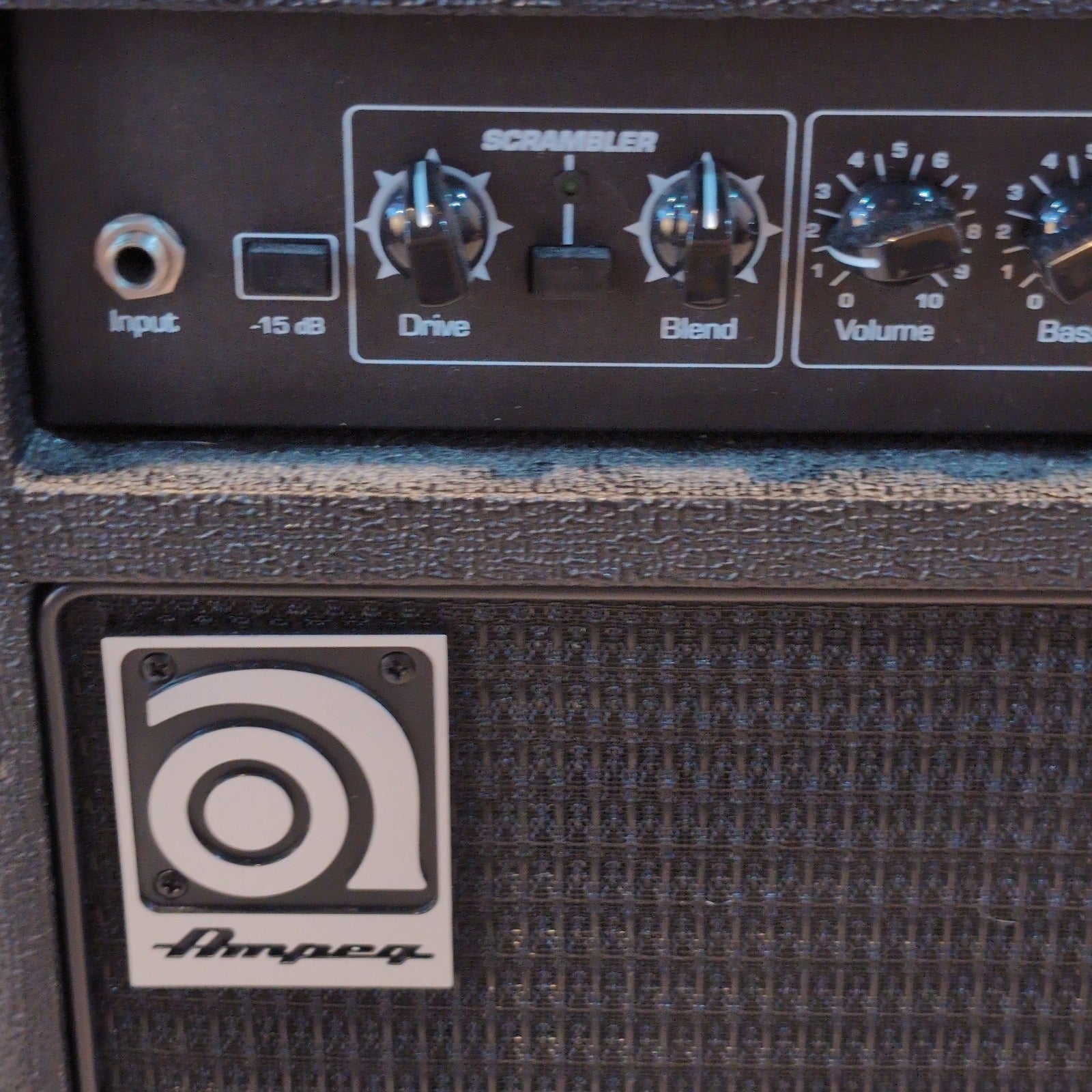 Ampeg BA-110 V2 Bass Guitar Combo Amp