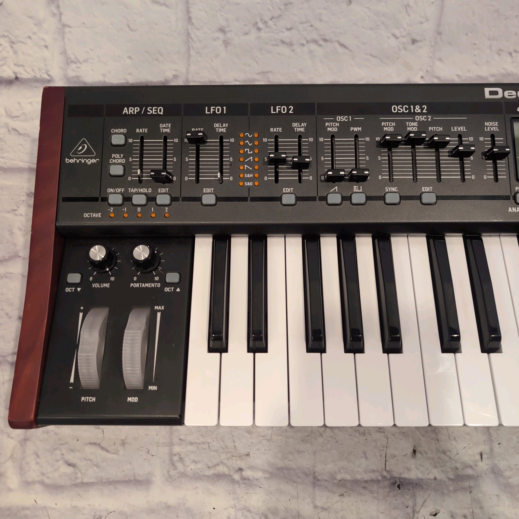 Behringer DeepMind 12 49-Key 12-Voice Polyphonic Analog Synth