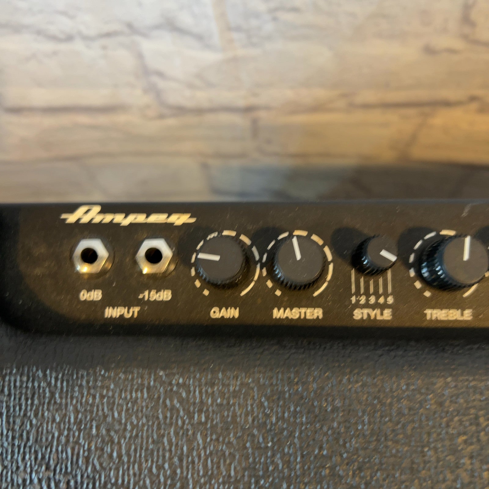 Ampeg BA115 V1 USA Made Bass Guitar Combo Amp