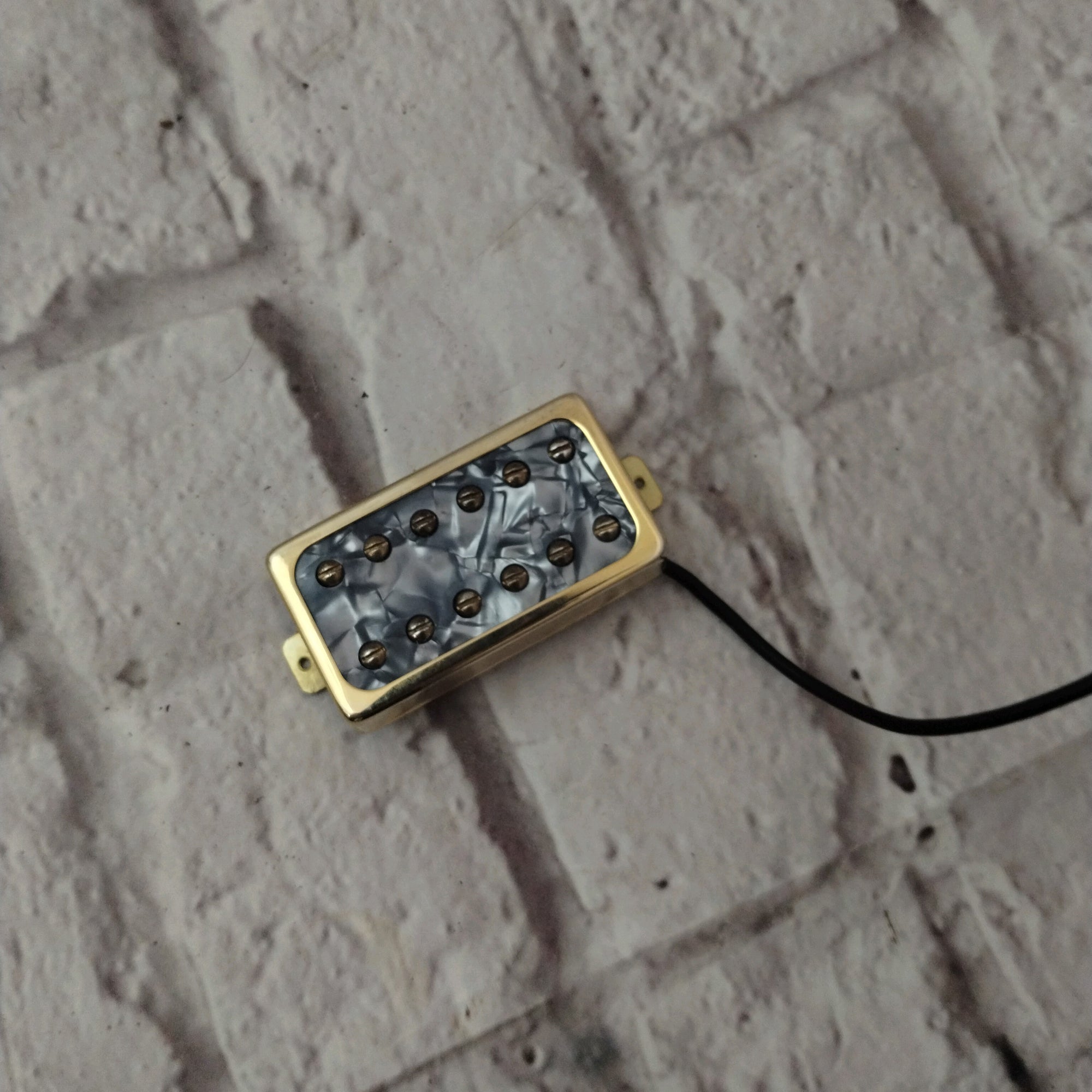 GFS Dream 180 Gold and Black Pearl Humbuckers