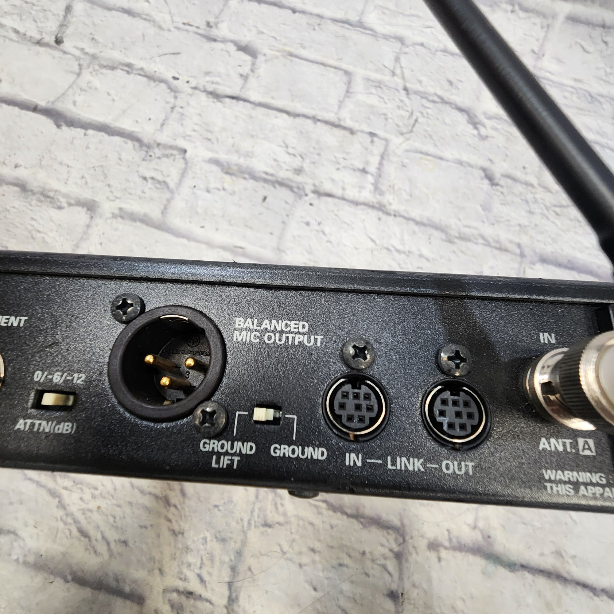 Audio Technica AEW-R4100 AEW-T1000 Wireless Outfit