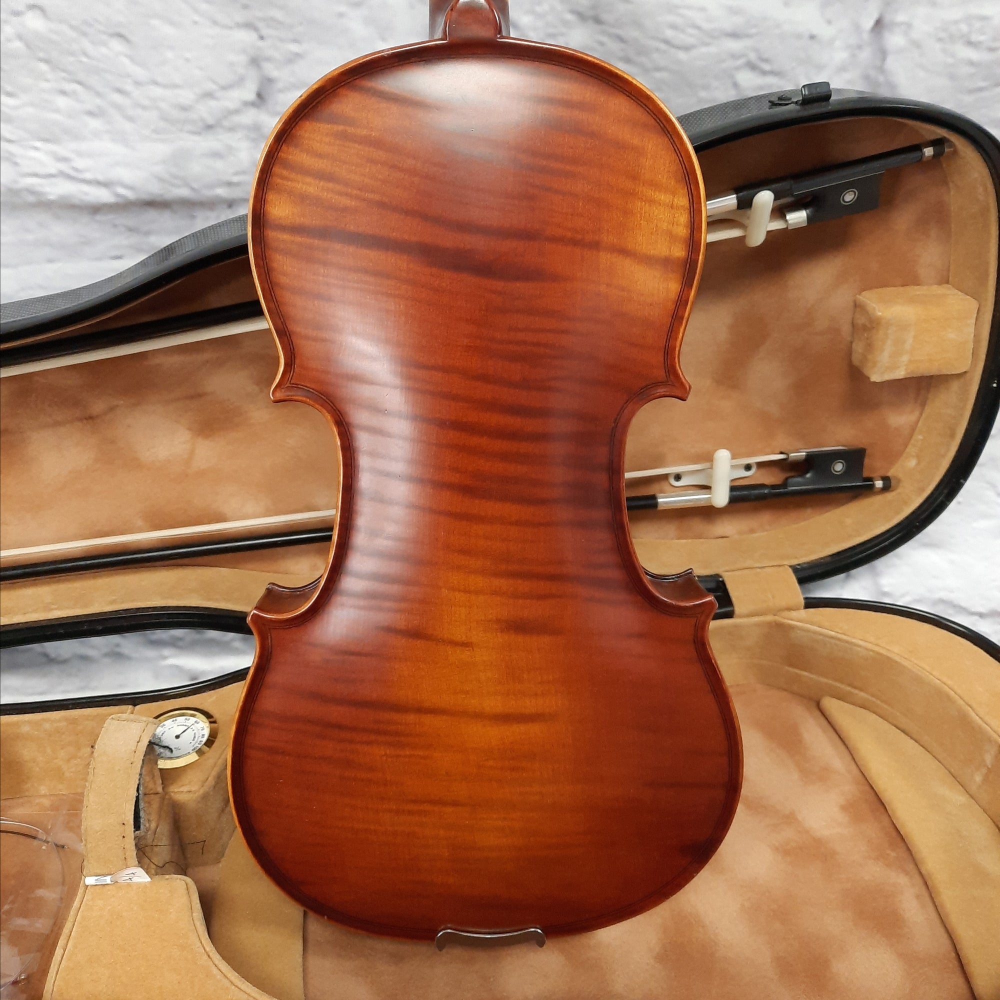 D. Baesel Red Brown 4/4 Violin with Hygrogometer Hard Case and Bow - SNMSK2018-11