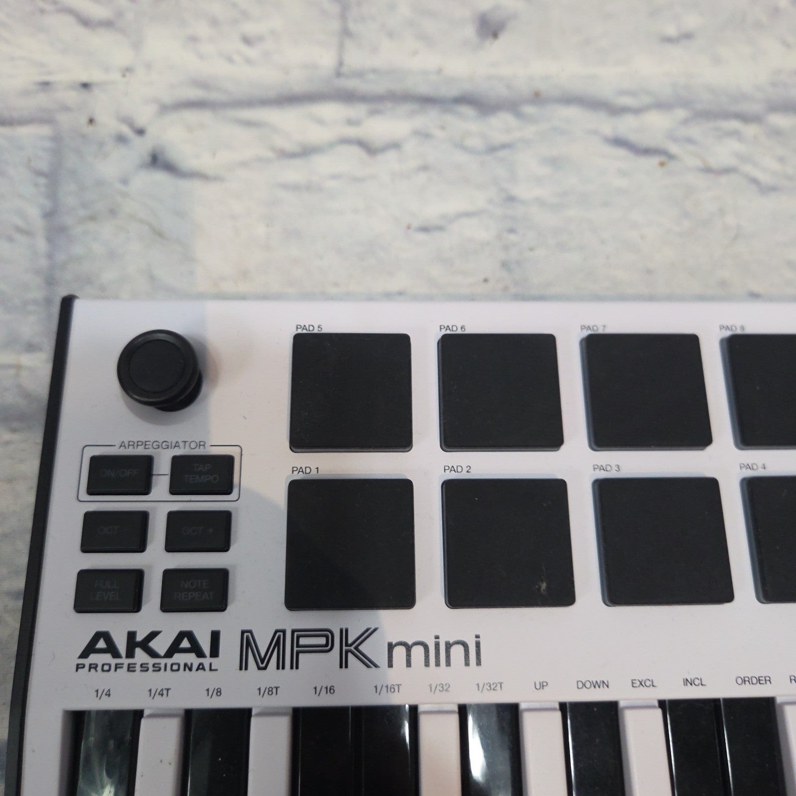 Akai MPK mini (black and white) Controller